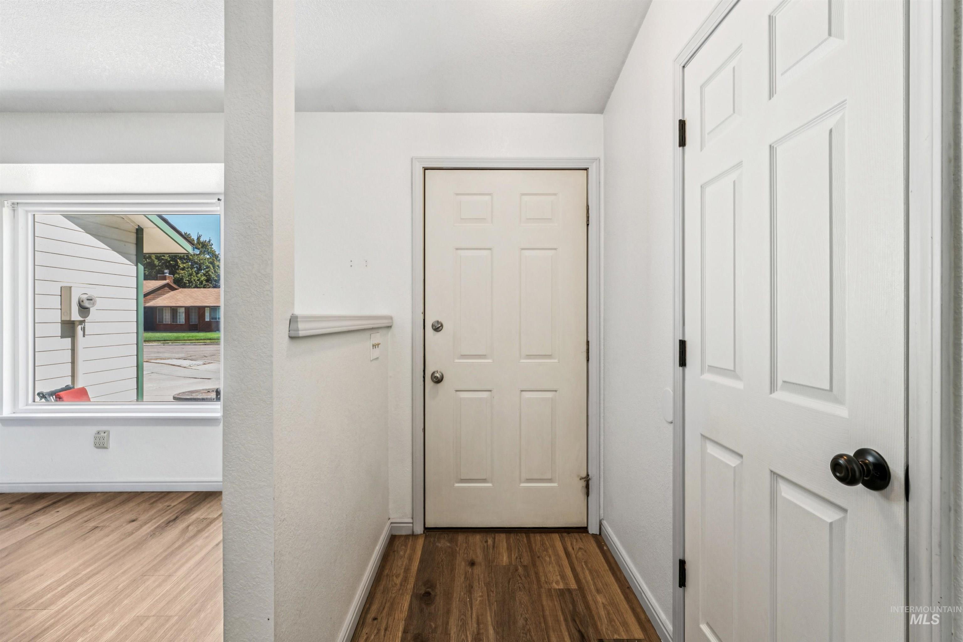 5591 N Marlboro Ave. Property Photo 4