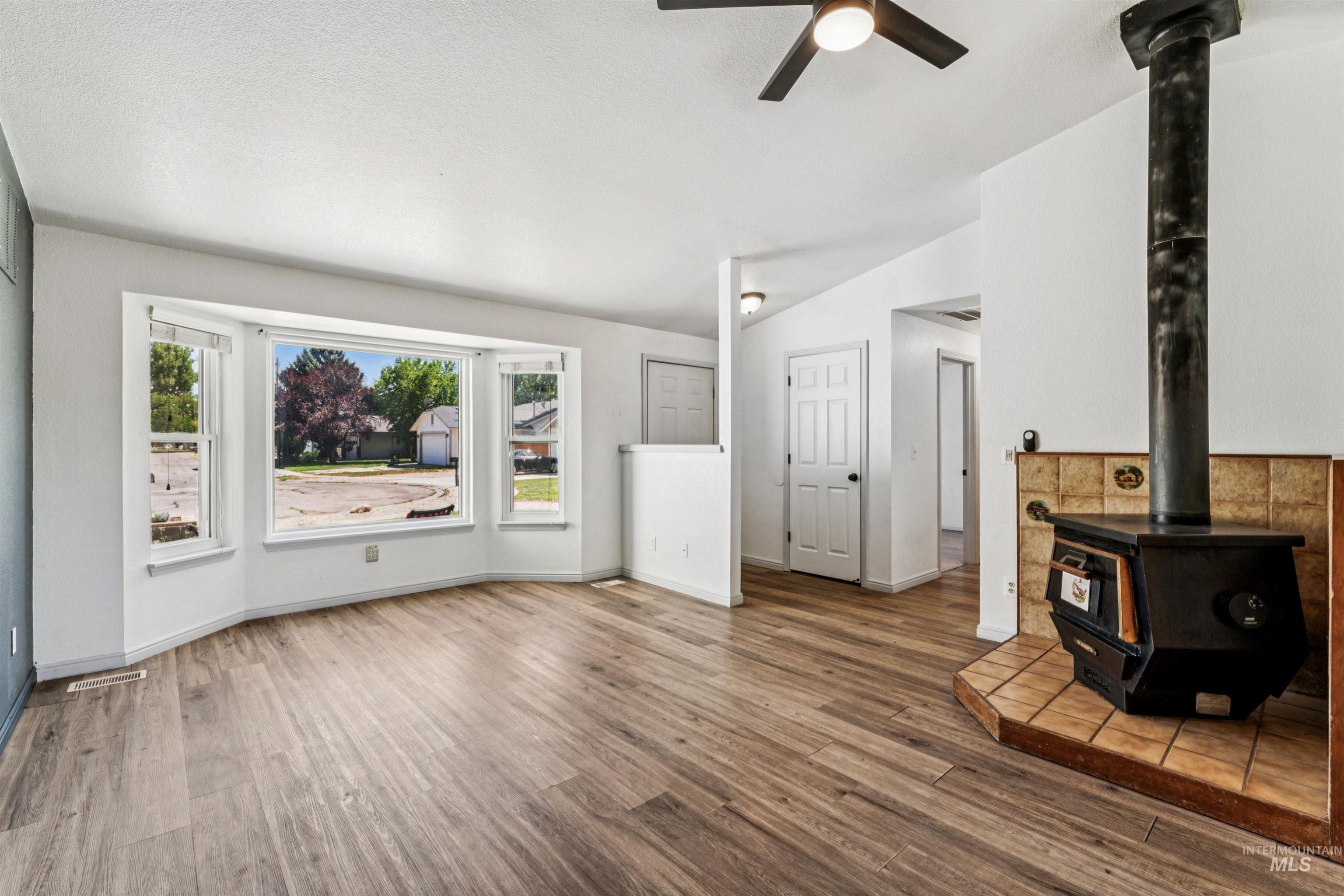 5591 N Marlboro Ave. Property Photo 5