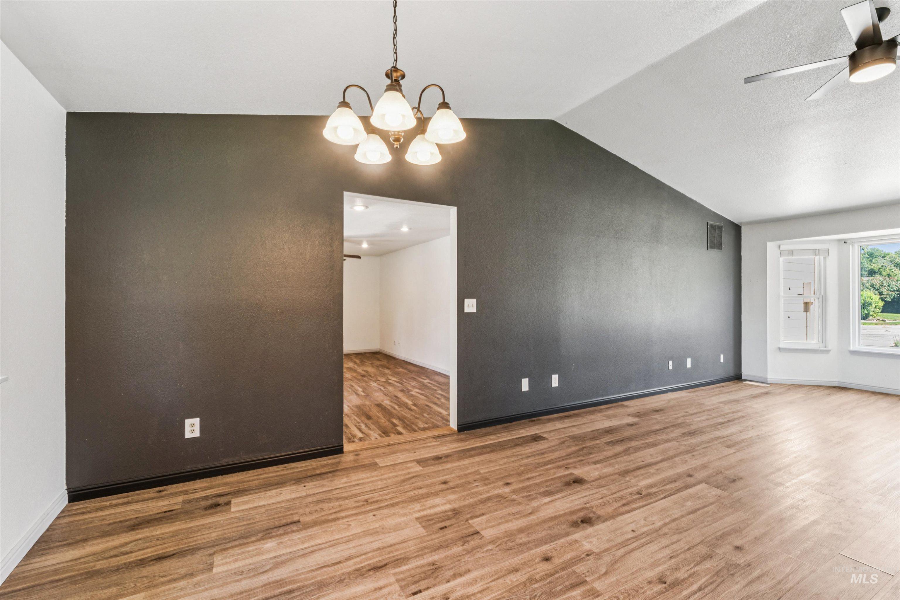 5591 N Marlboro Ave. Property Photo 13