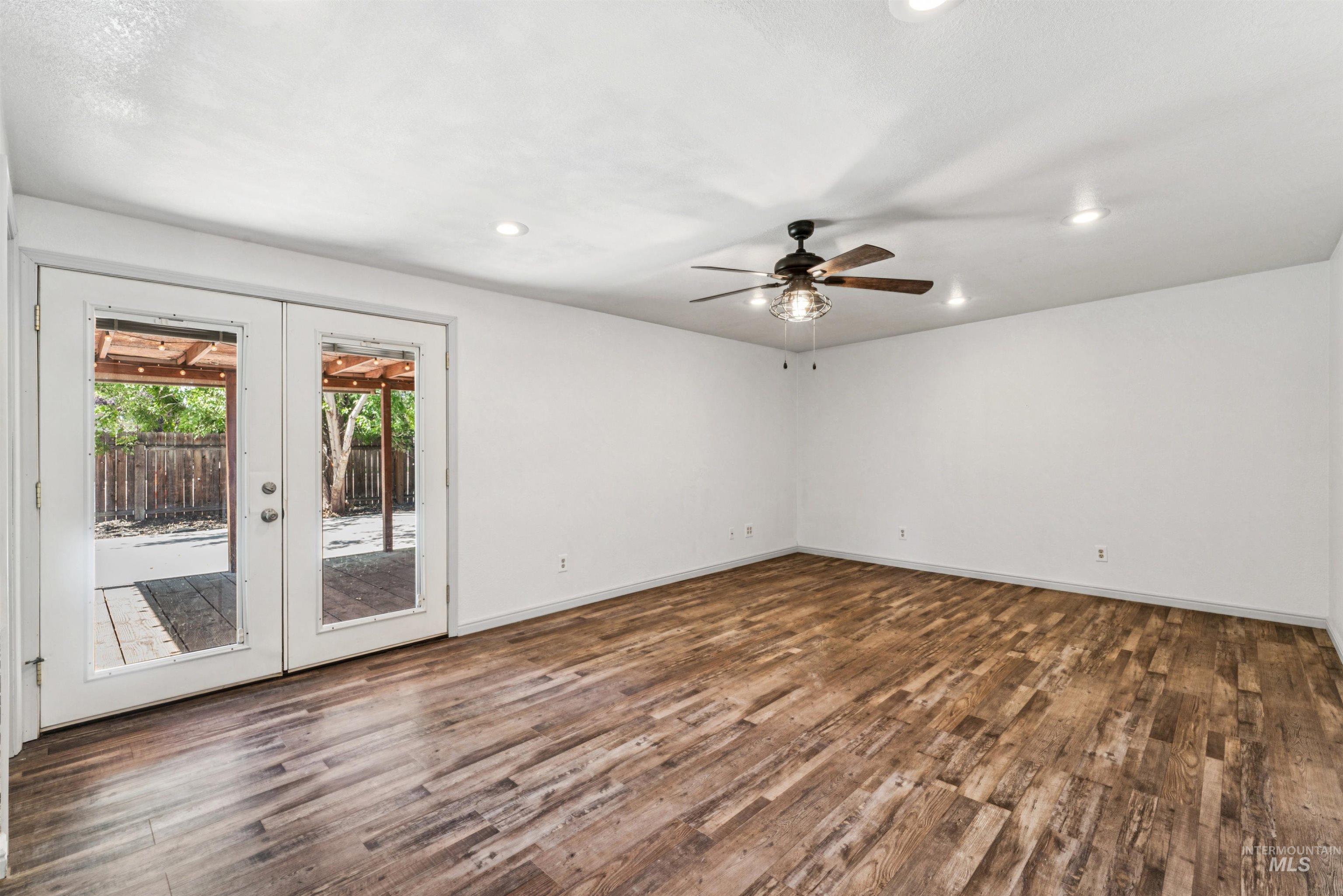 5591 N Marlboro Ave. Property Photo 14