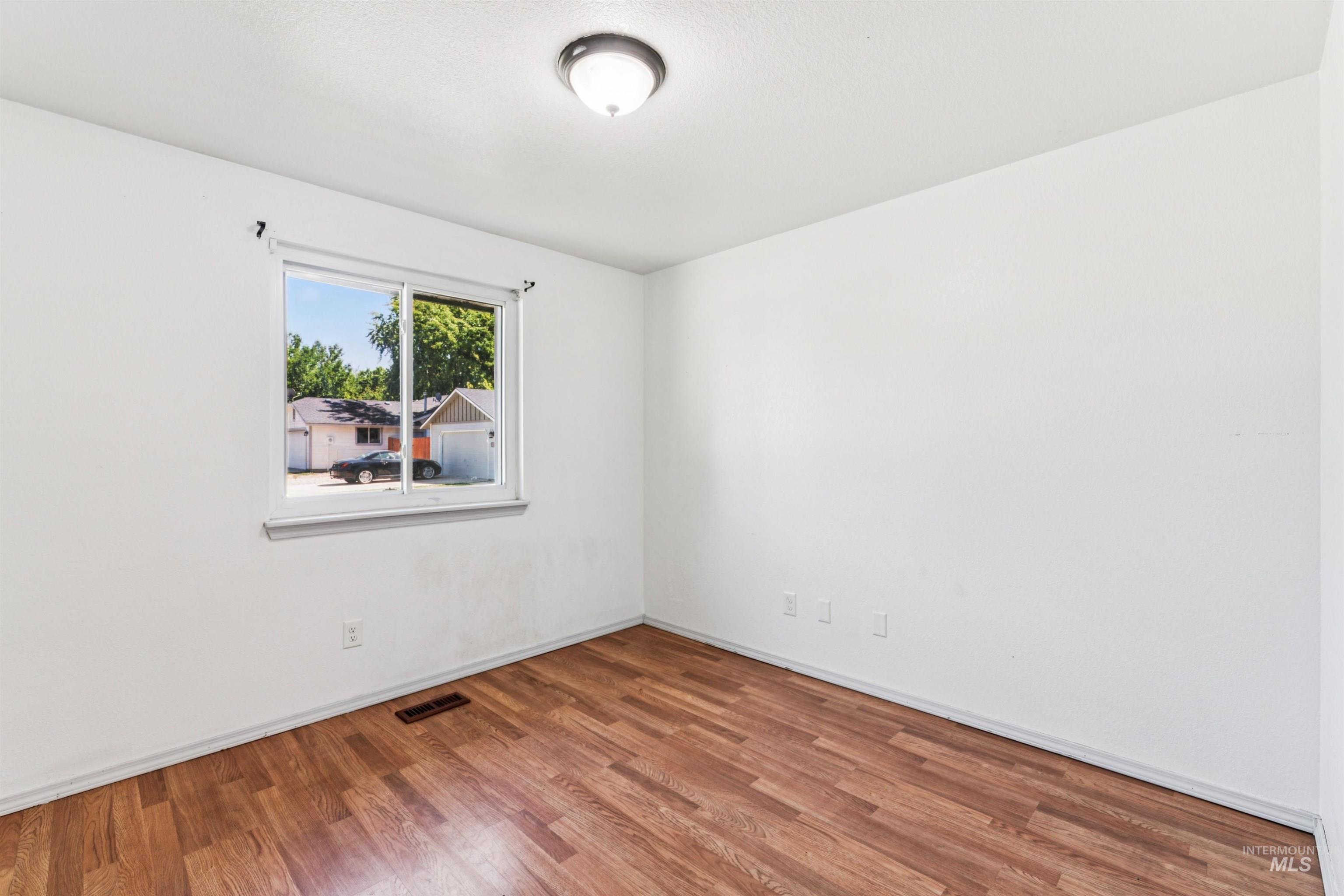 5591 N Marlboro Ave. Property Photo 24