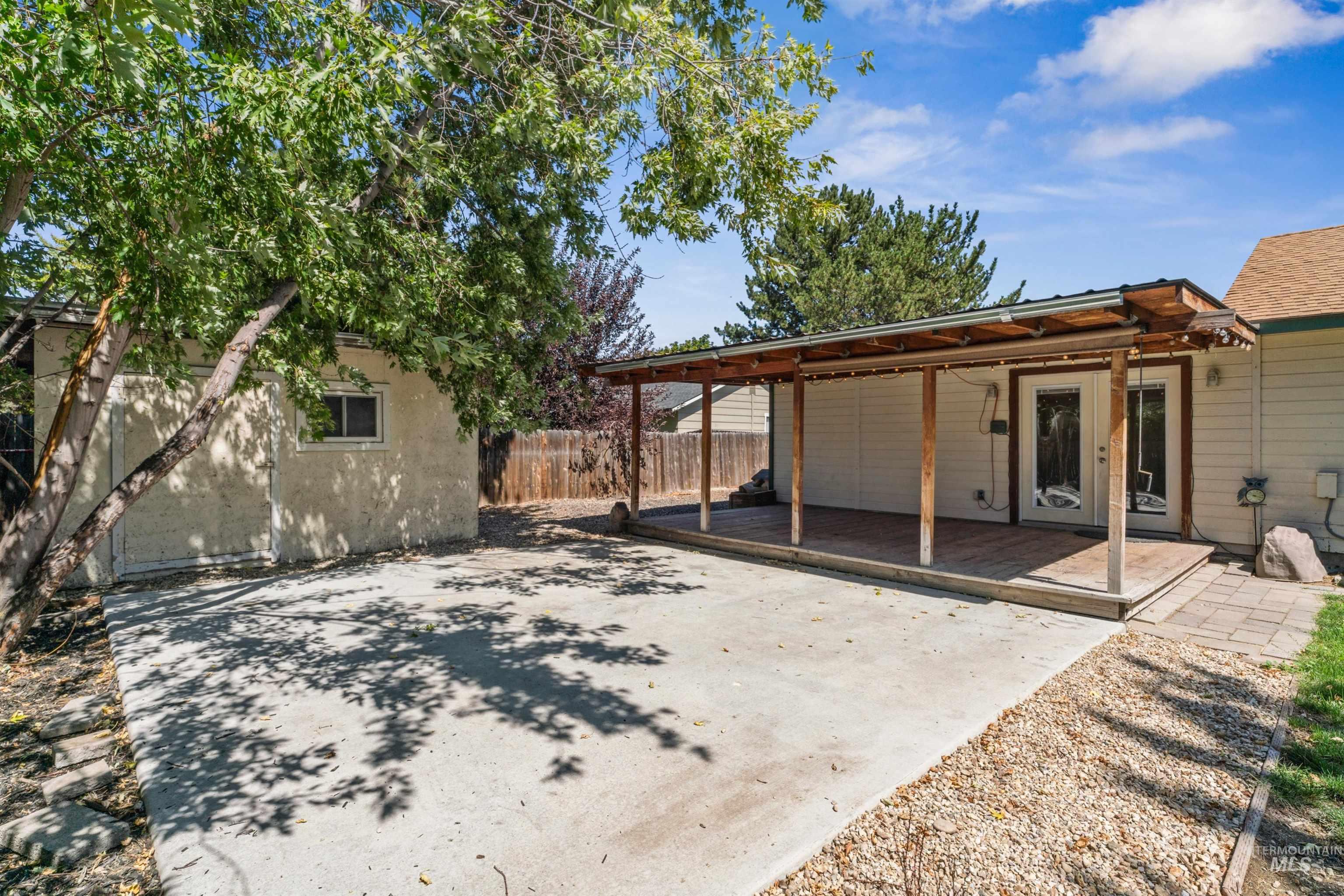 5591 N Marlboro Ave. Property Photo 32