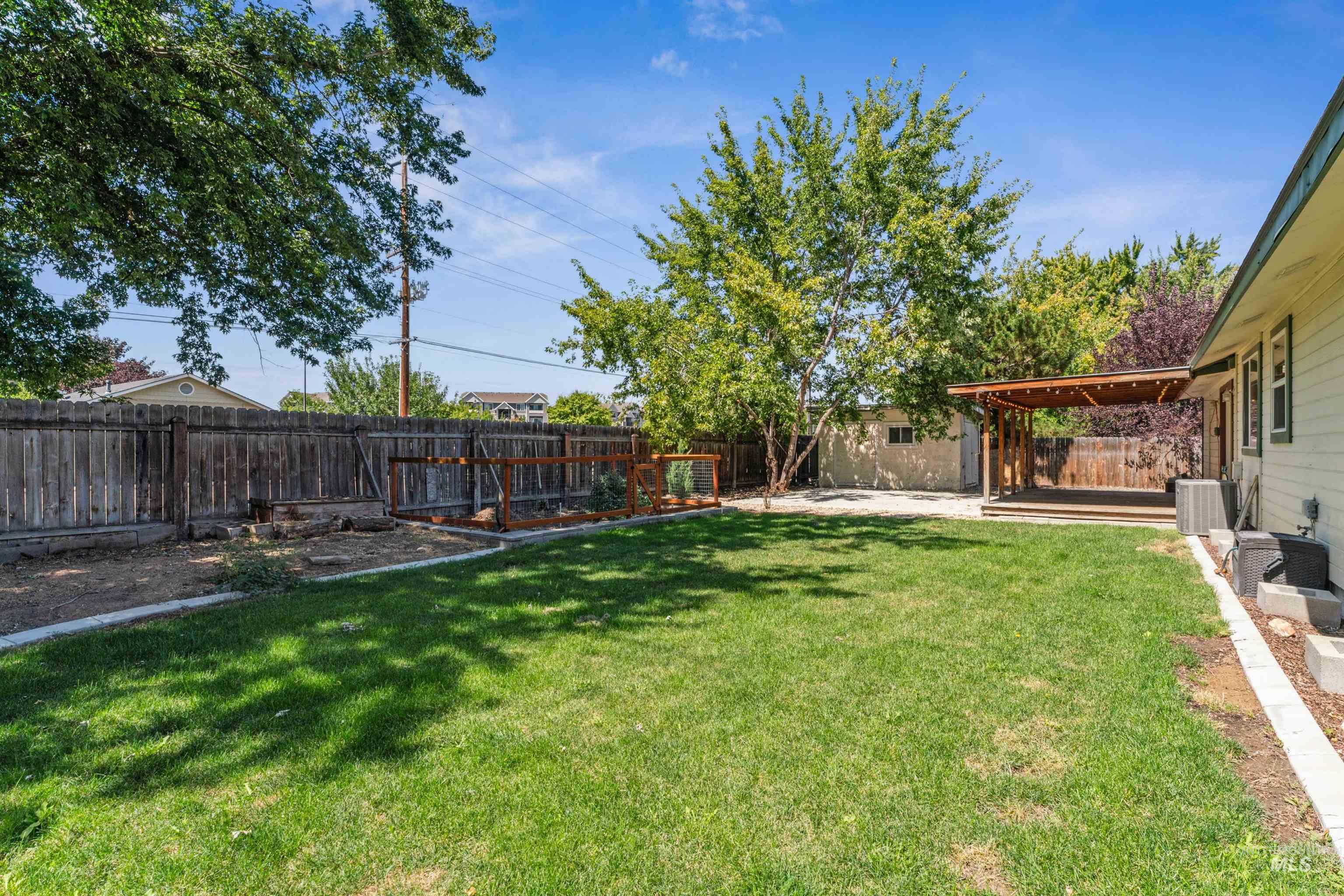 5591 N Marlboro Ave. Property Photo 35