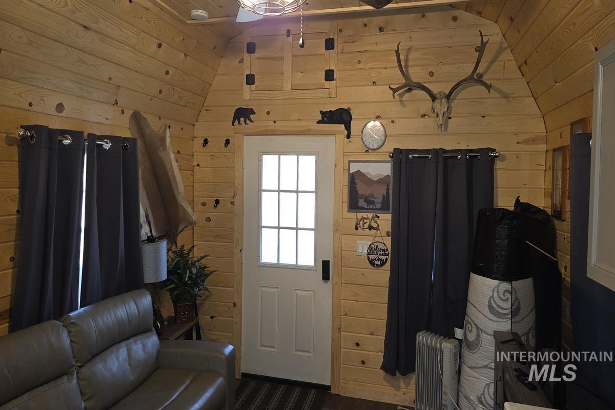 20 Sellman St Property Photo 15