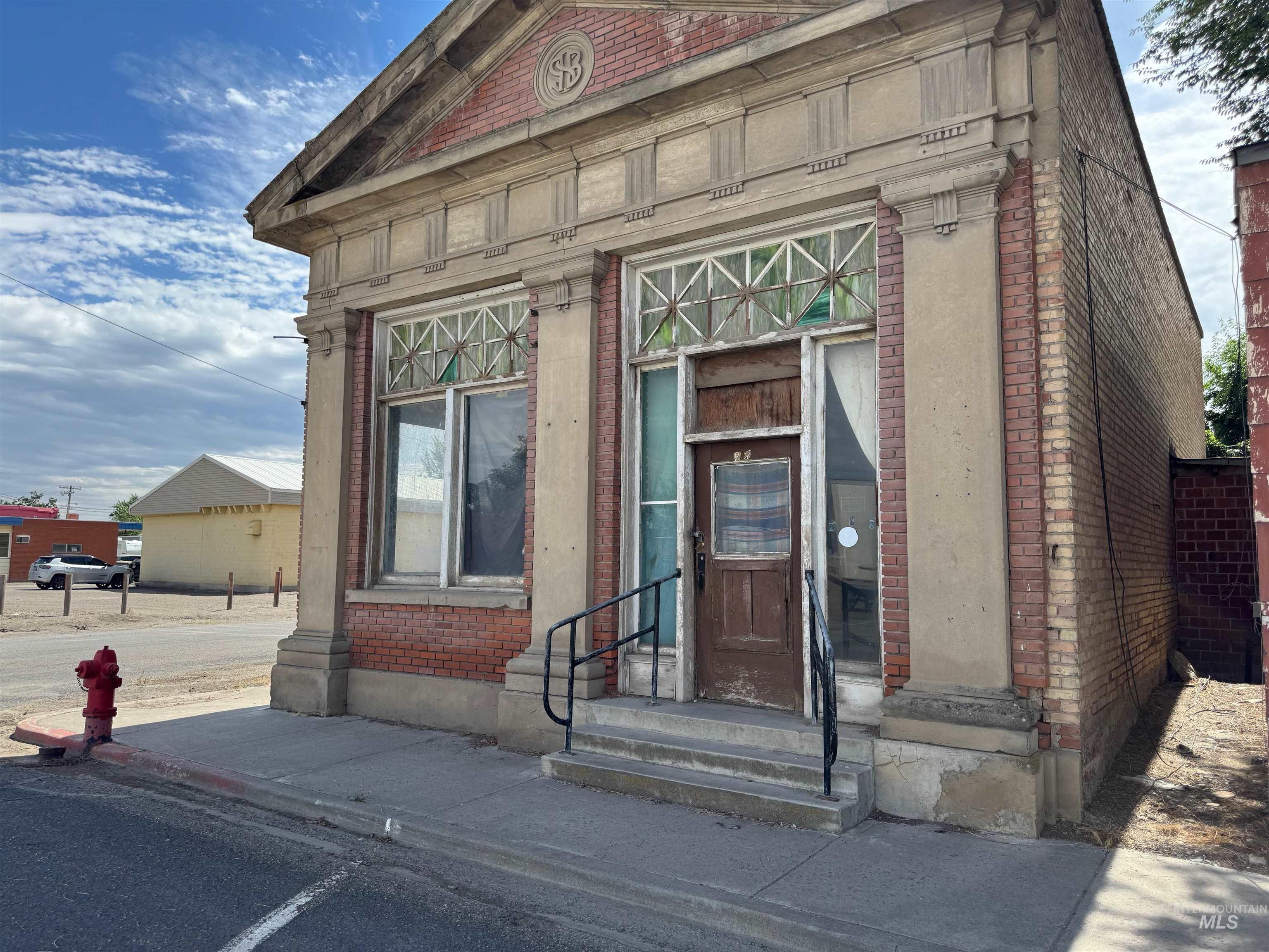 28 E Idaho Street Property Photo 1