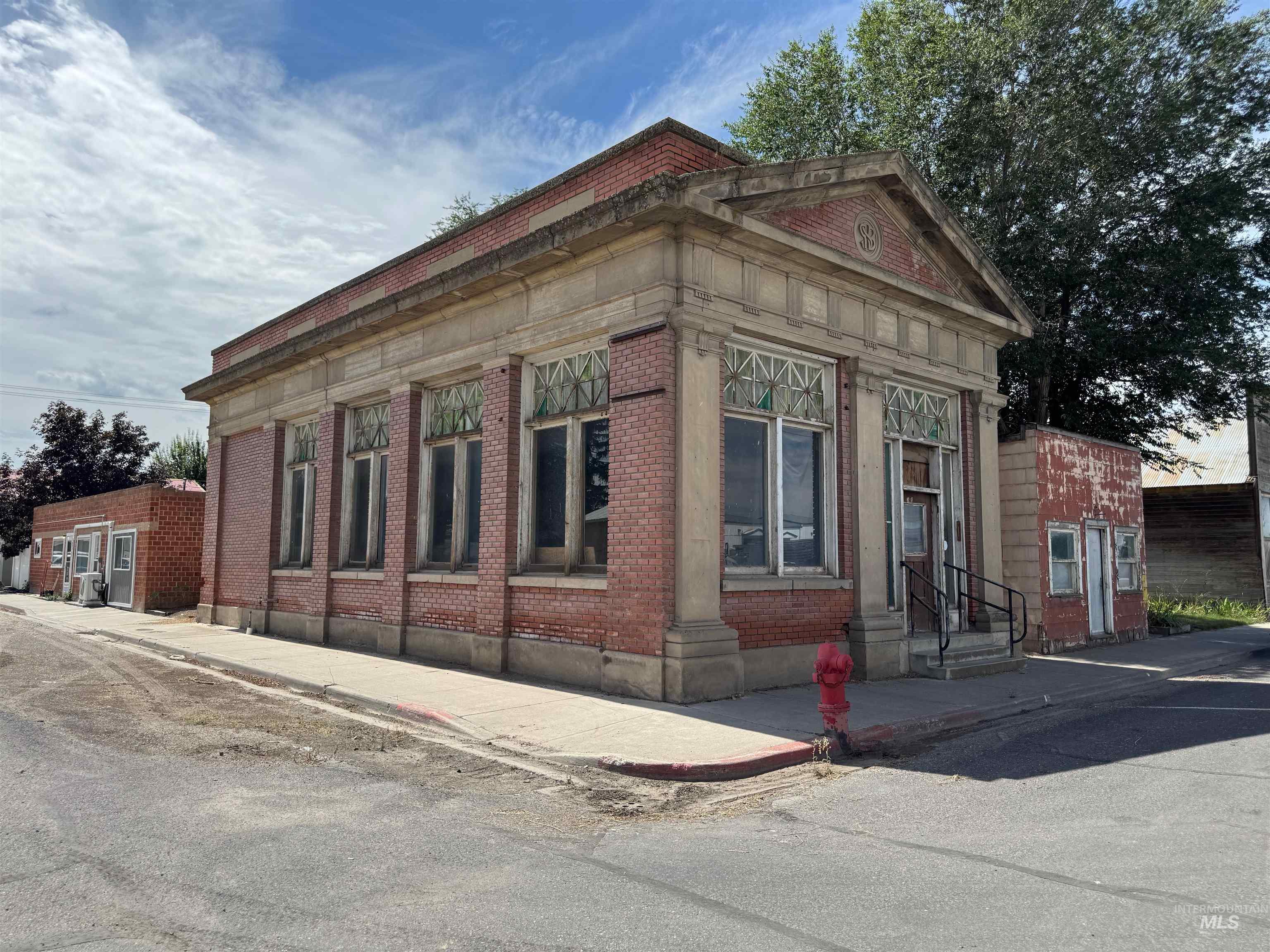 28 E Idaho Street Property Photo 3