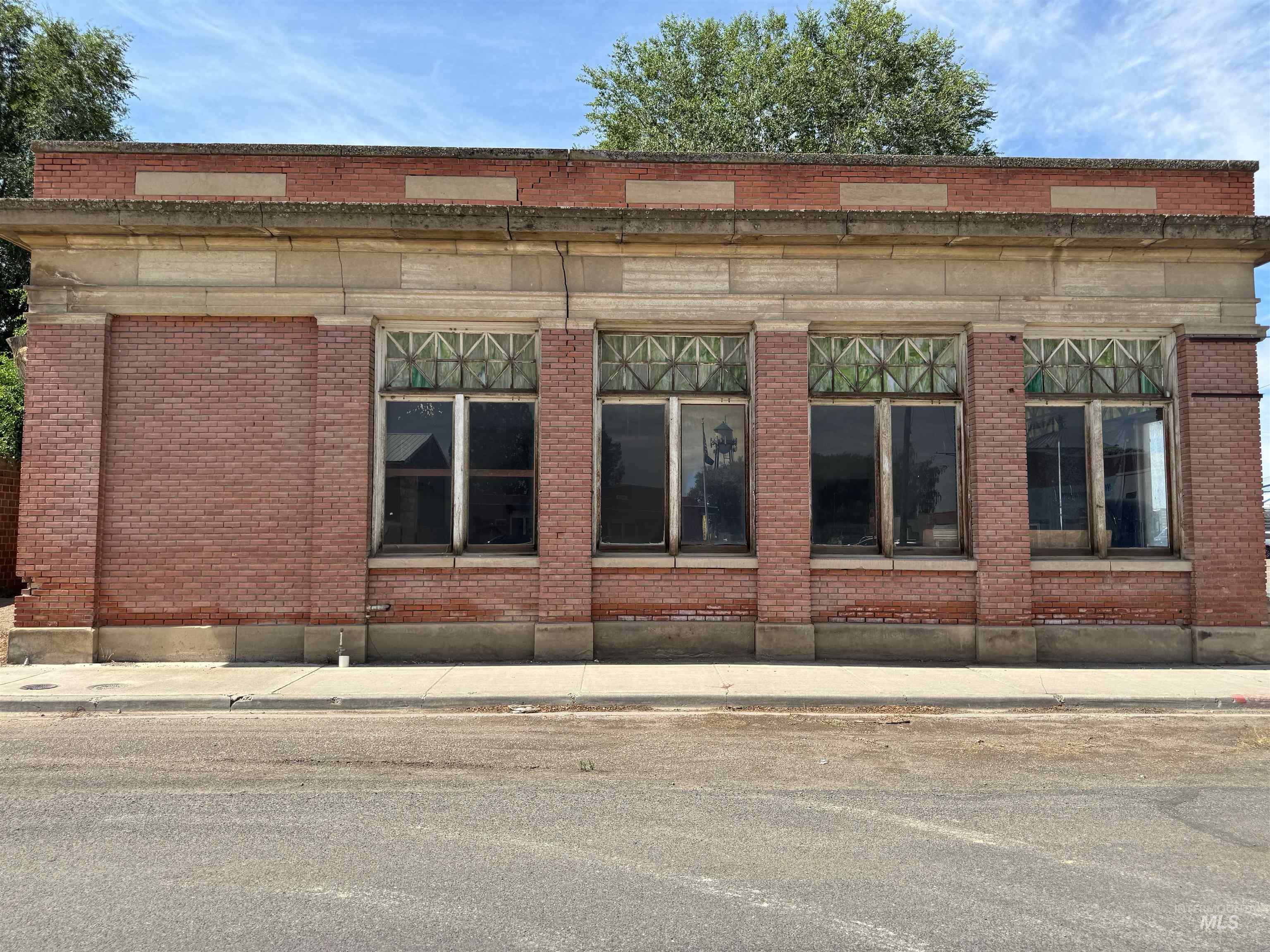 28 E Idaho Street Property Photo 4