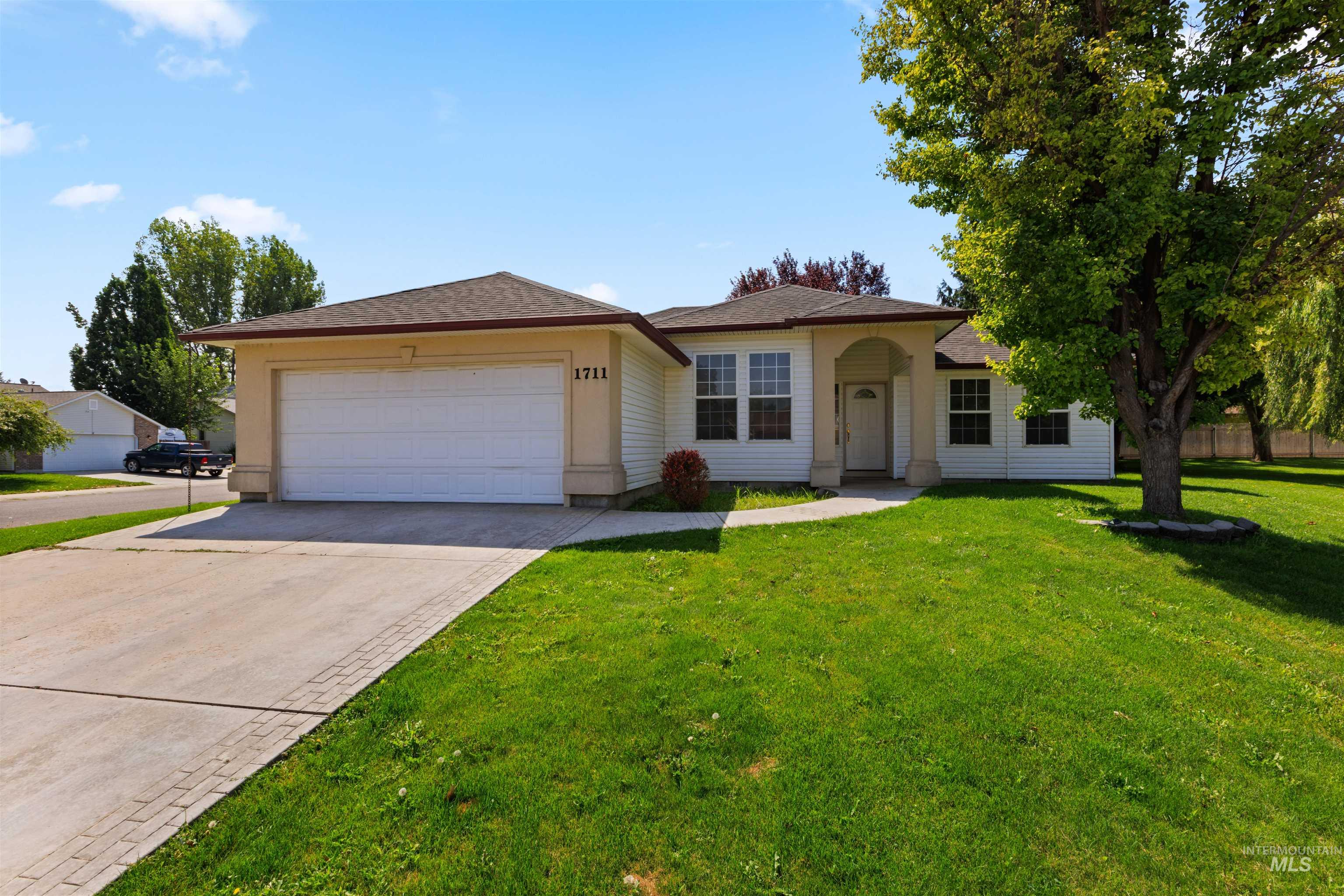 1711 Cashew Court Property Photo 2