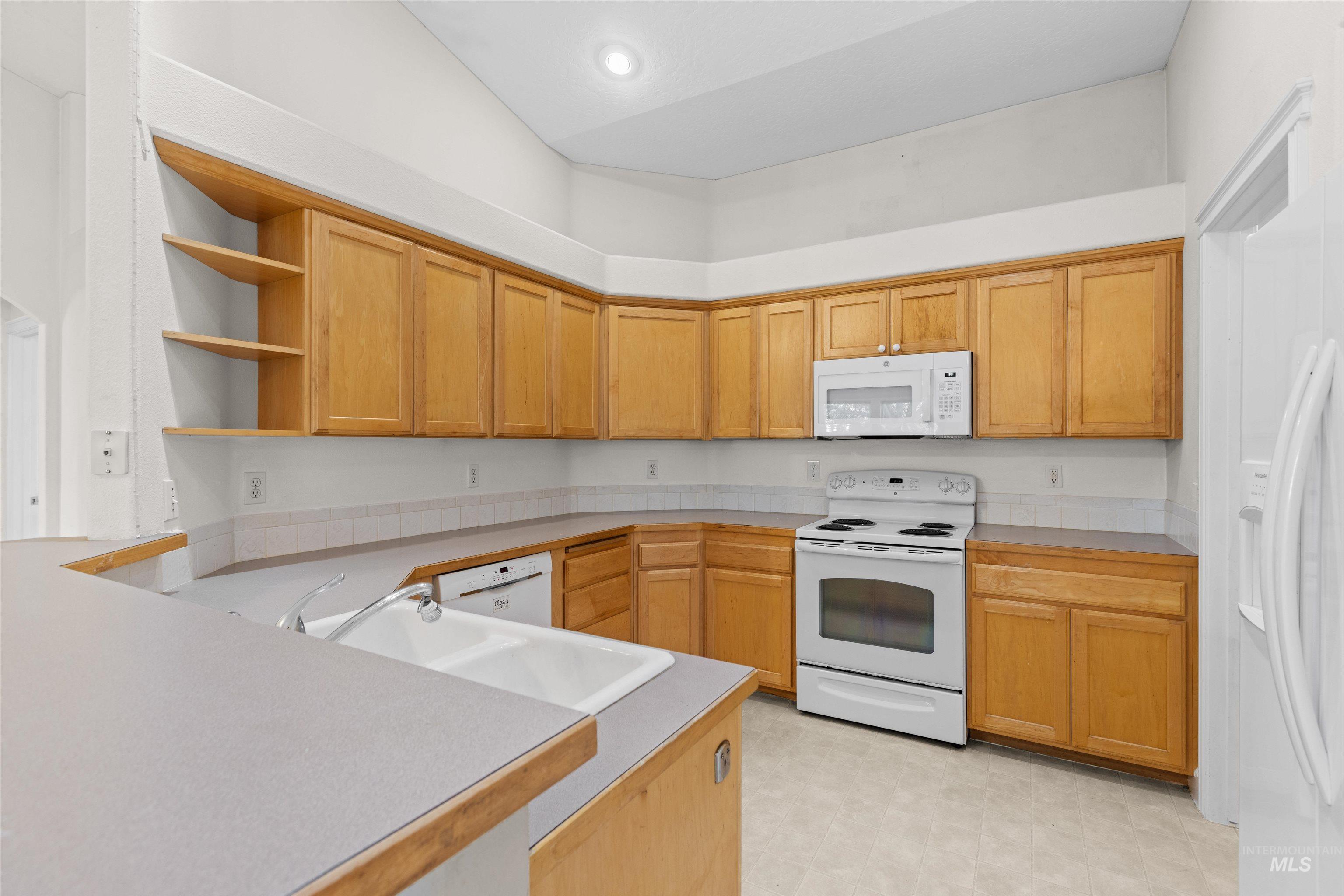 1711 Cashew Court Property Photo 17