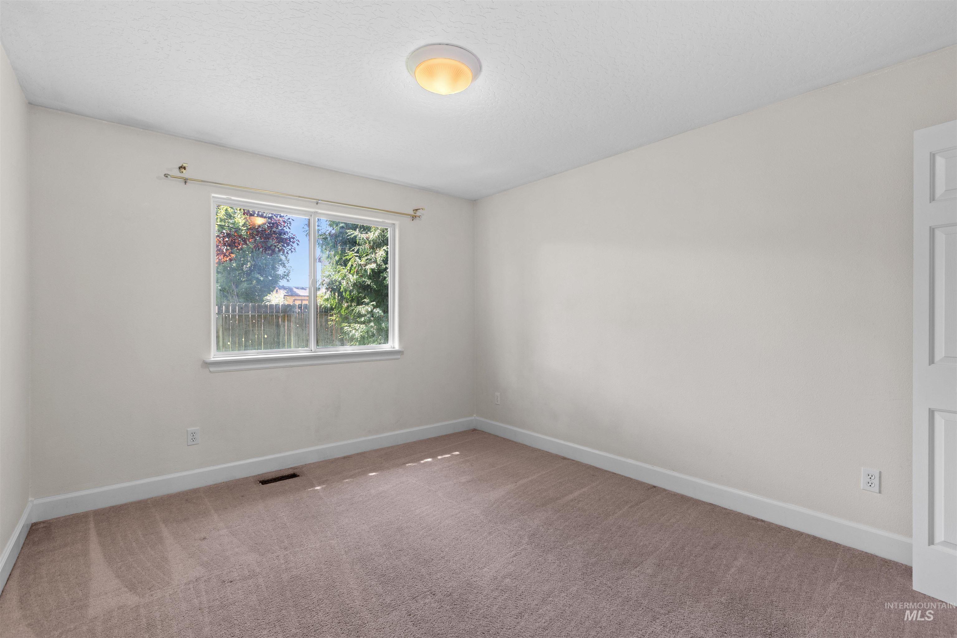 1711 Cashew Court Property Photo 29