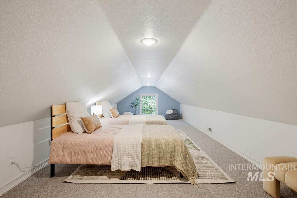 1651 E Silverspot Ln Property Photo 17