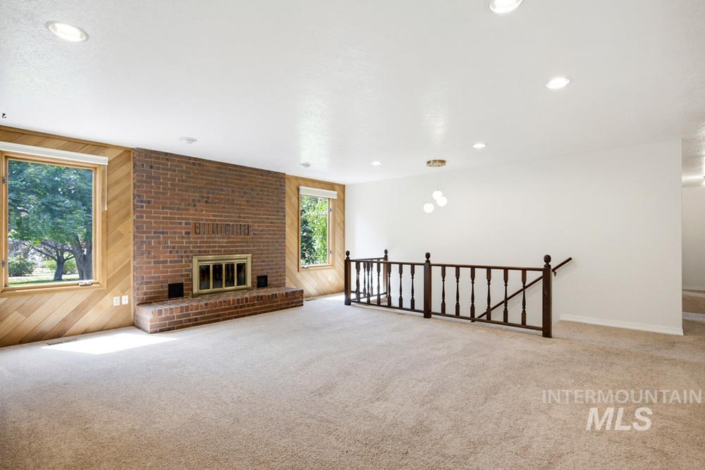 2165 E Springwood Dr Property Photo 4