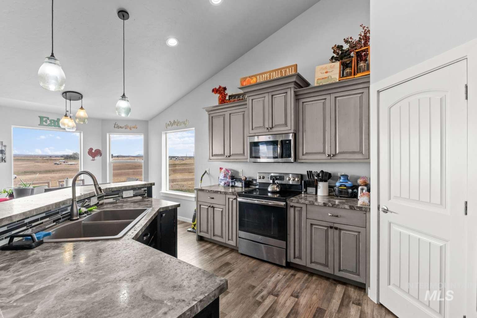 523 N 250 E Property Photo 5