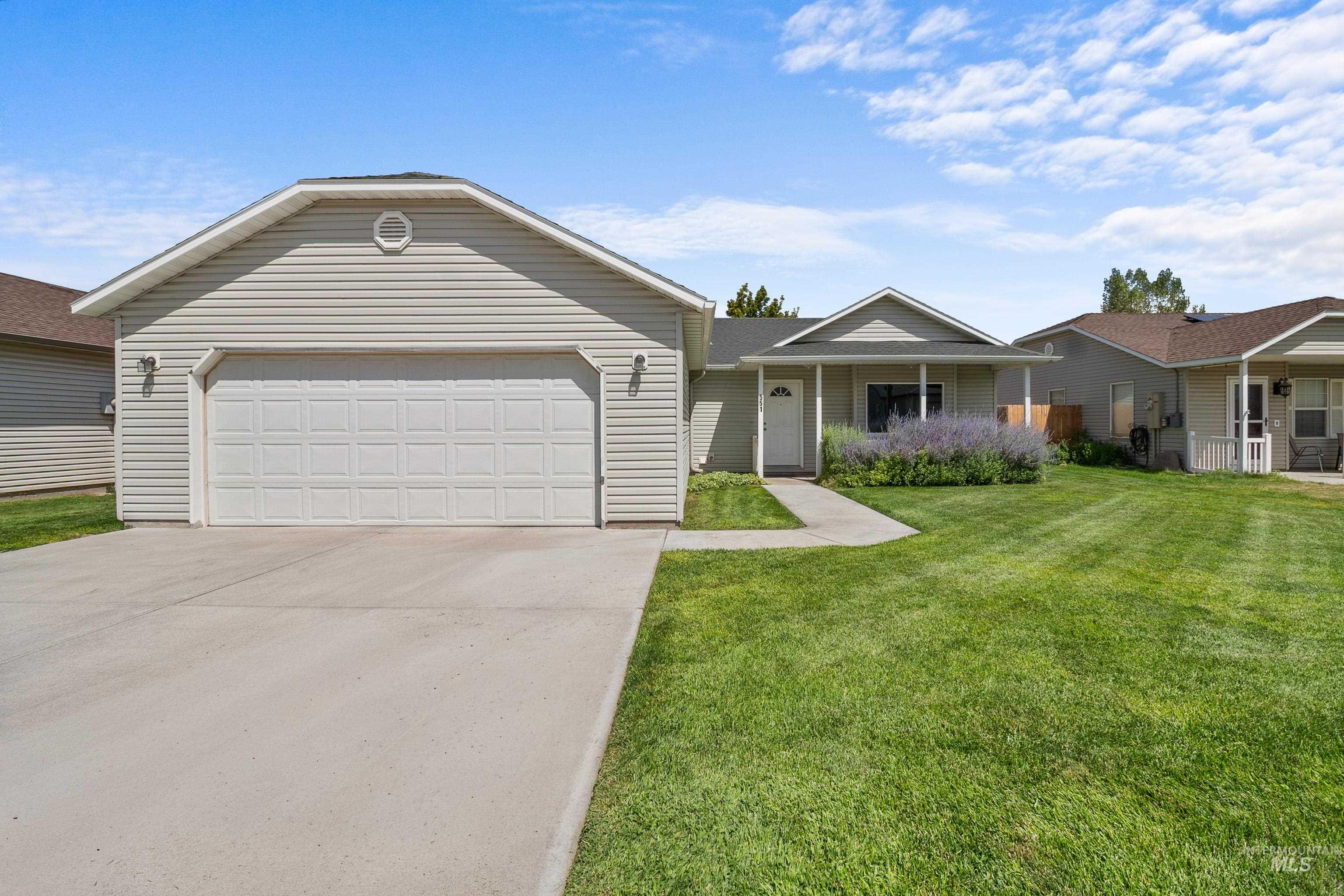 551 E Magnolia Property Photo 1
