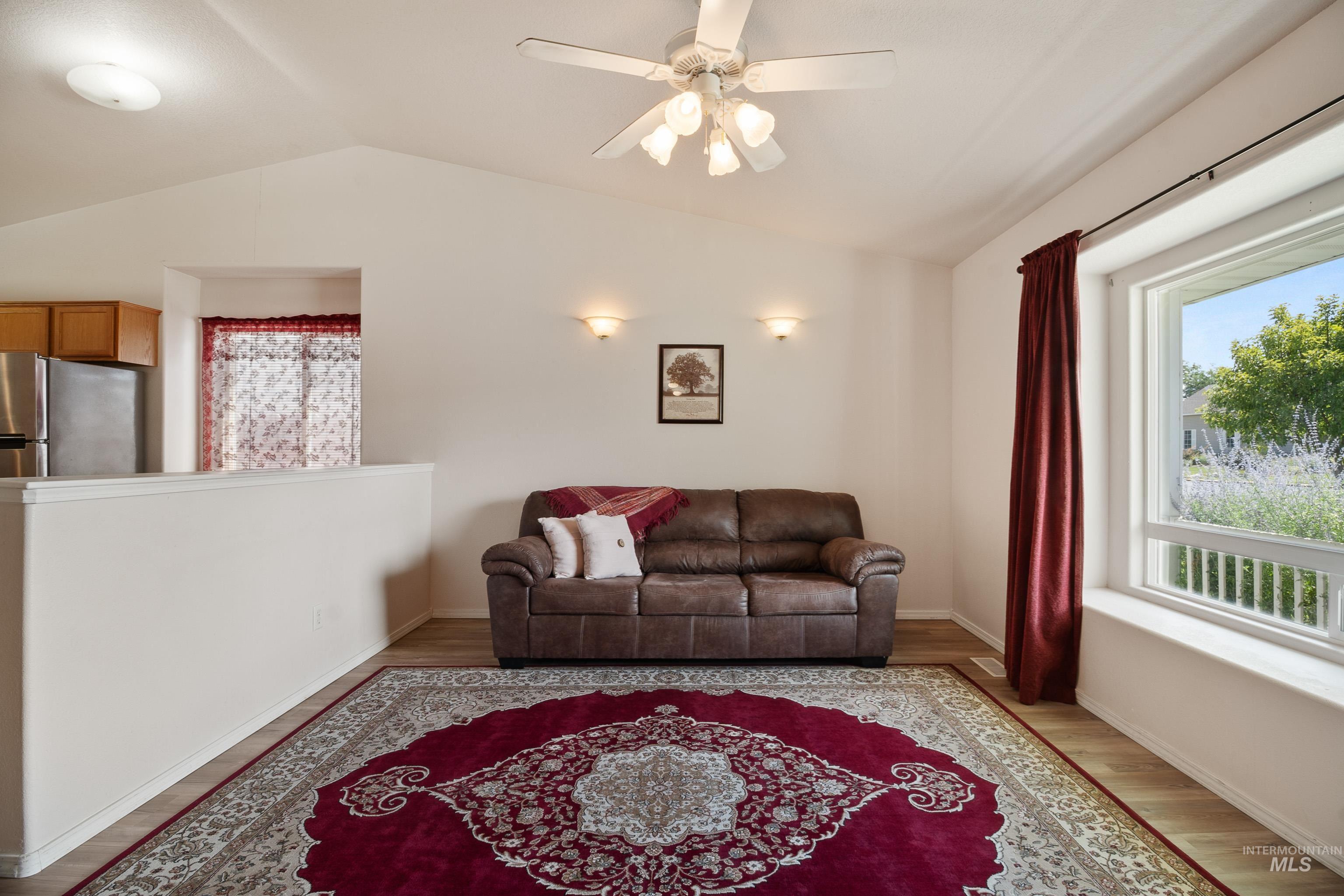 551 E Magnolia Property Photo 6