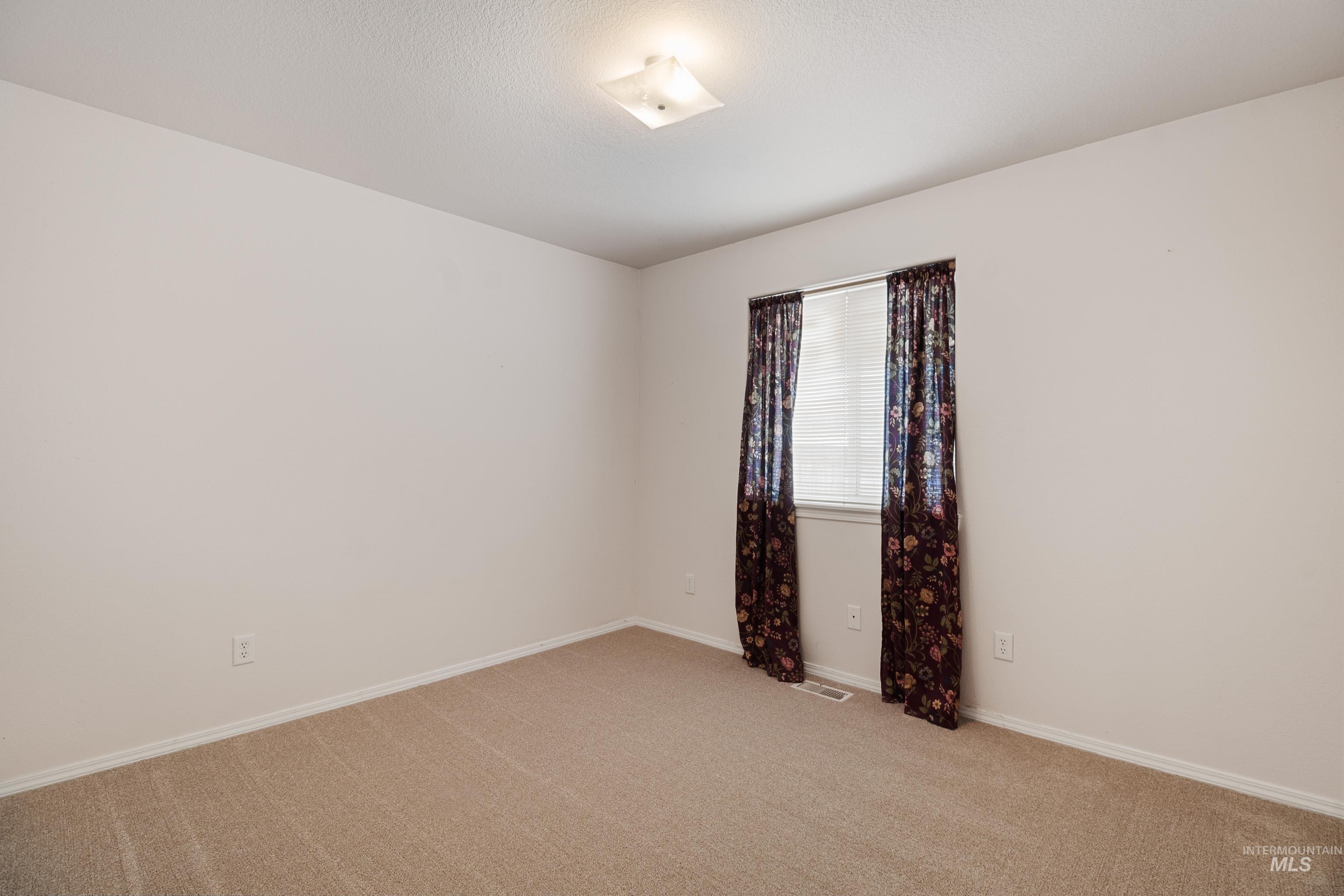 551 E Magnolia Property Photo 13