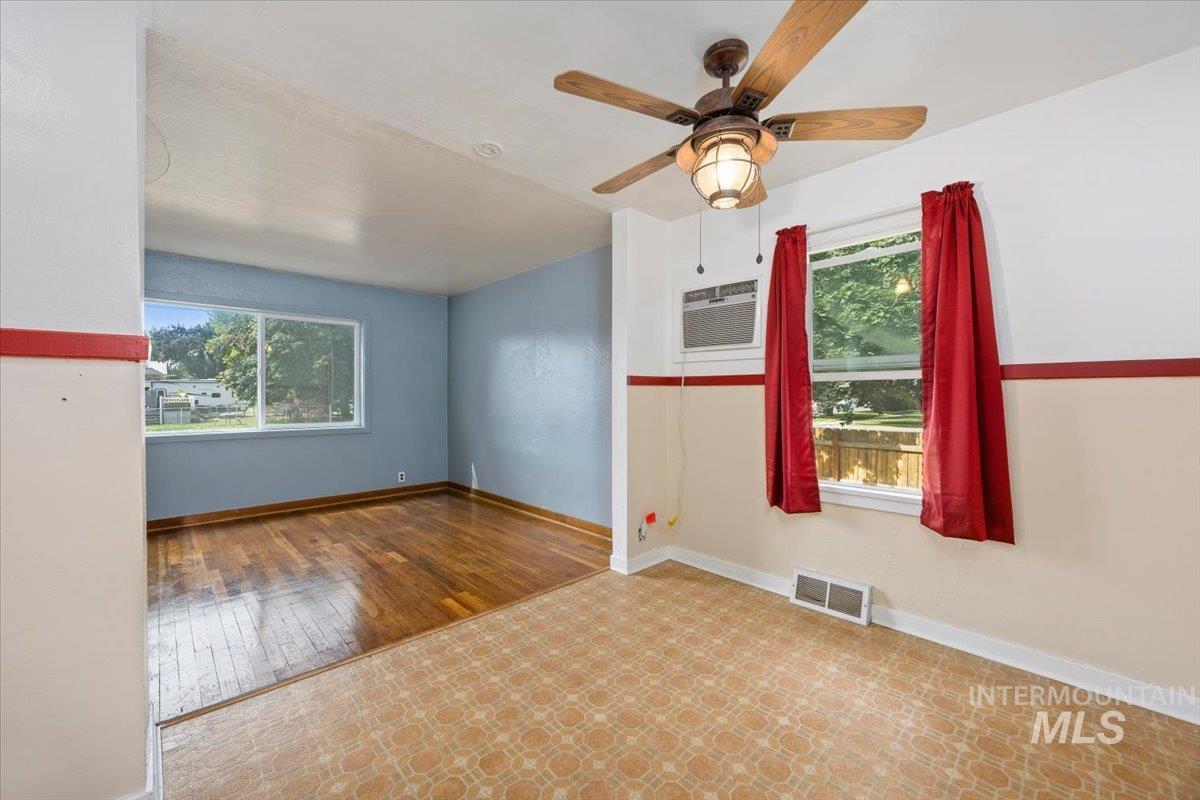234 4th Ave W Property Photo 10