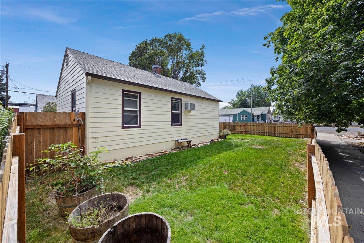 234 4th Ave W Property Photo 21