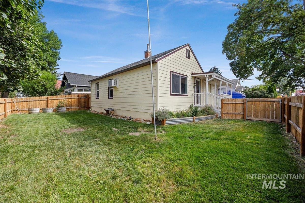 234 4th Ave W Property Photo 22