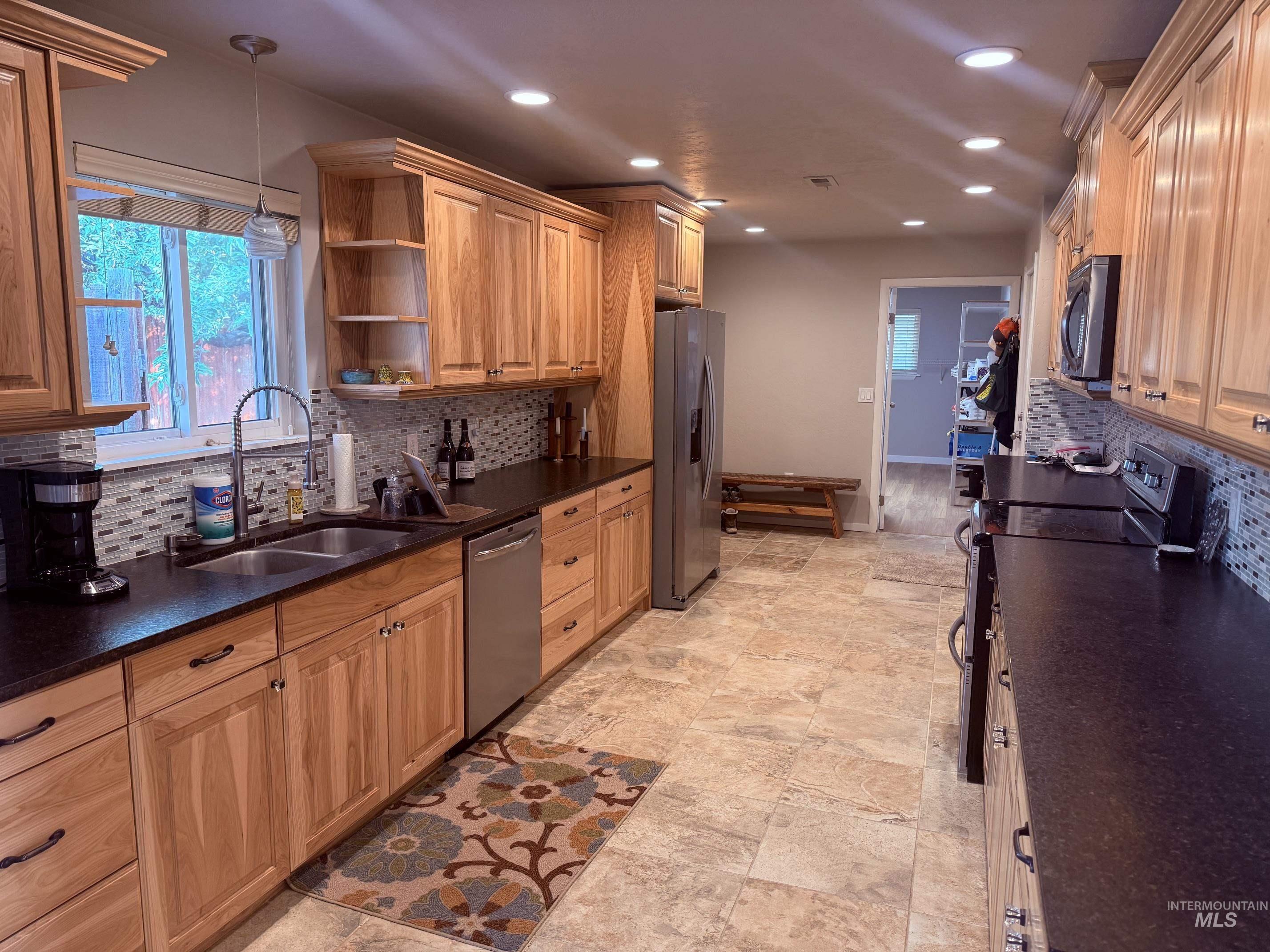 13561 Willis Road Property Photo 1