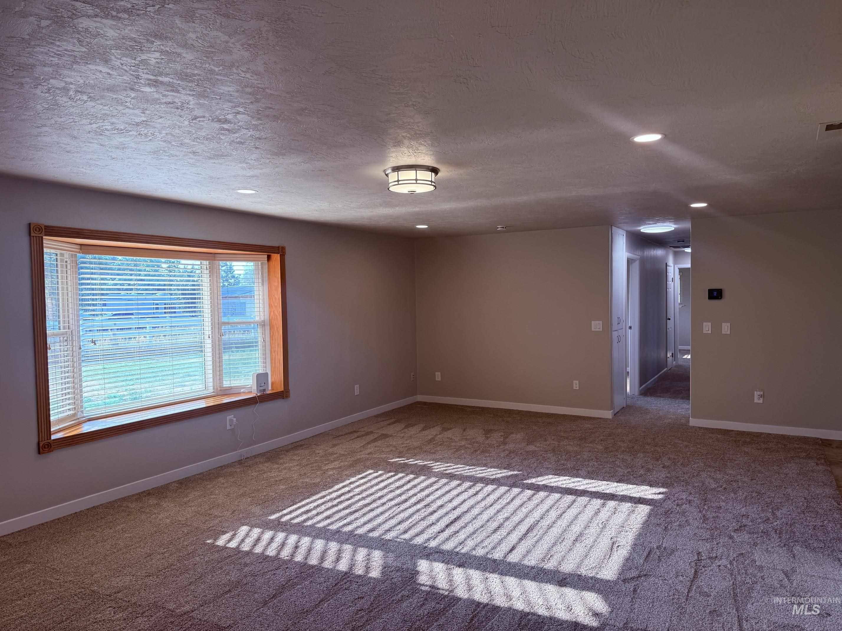 13561 Willis Road Property Photo 3