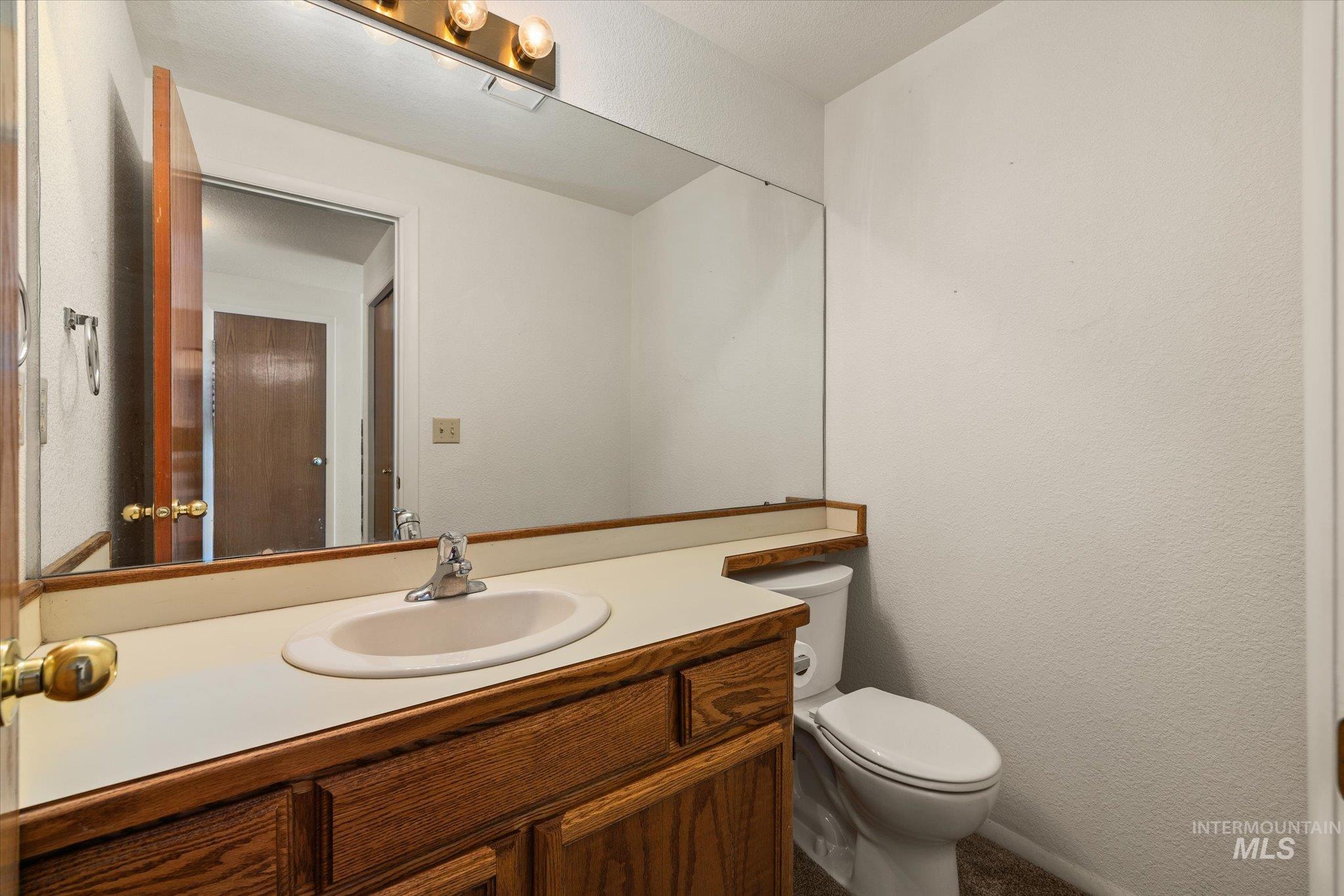 906 N Benjamin Lane Property Photo 5