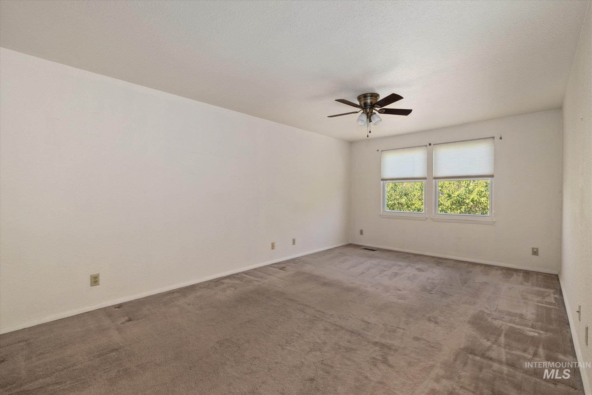 906 N Benjamin Lane Property Photo 14