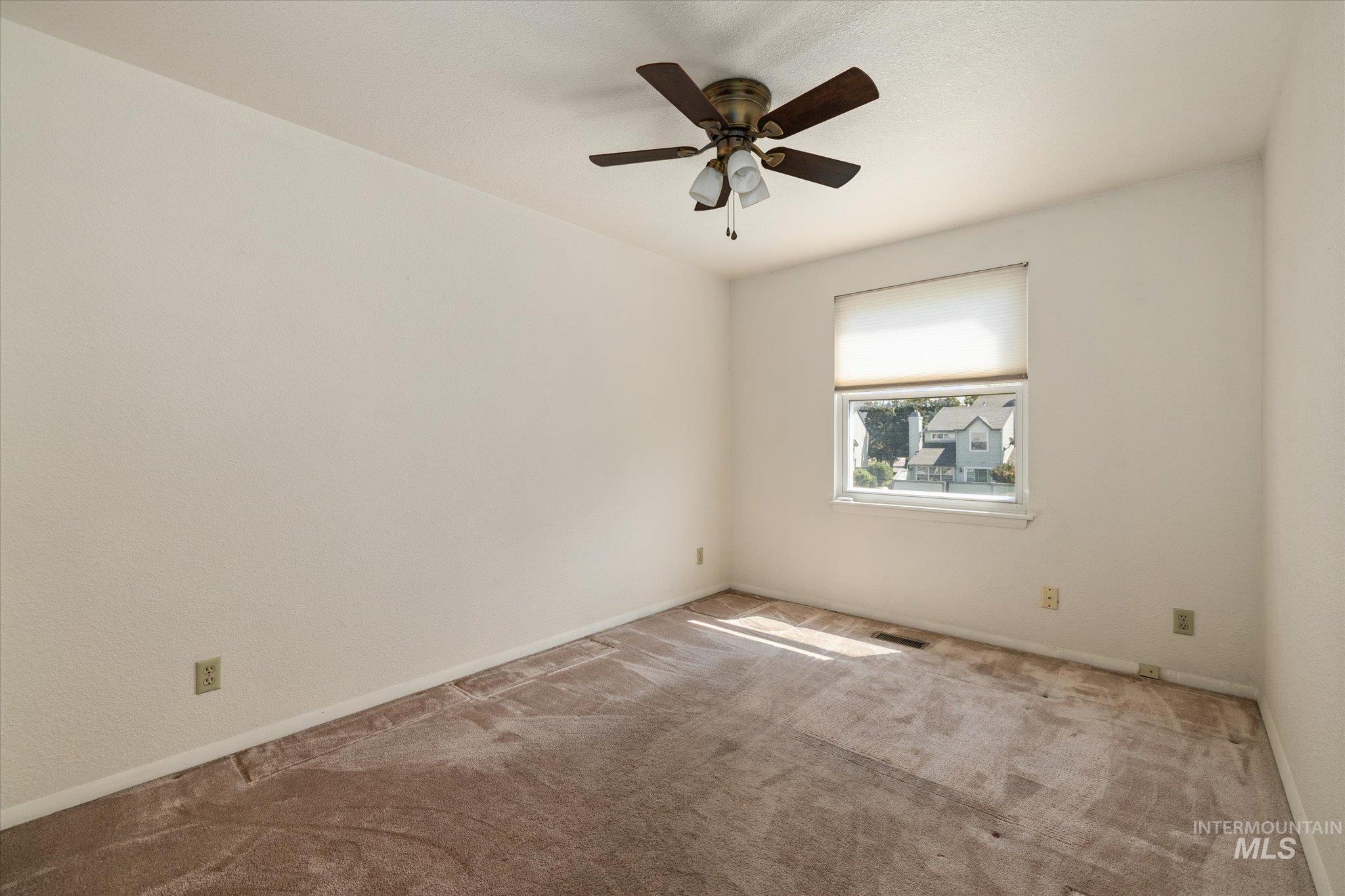 906 N Benjamin Lane Property Photo 22