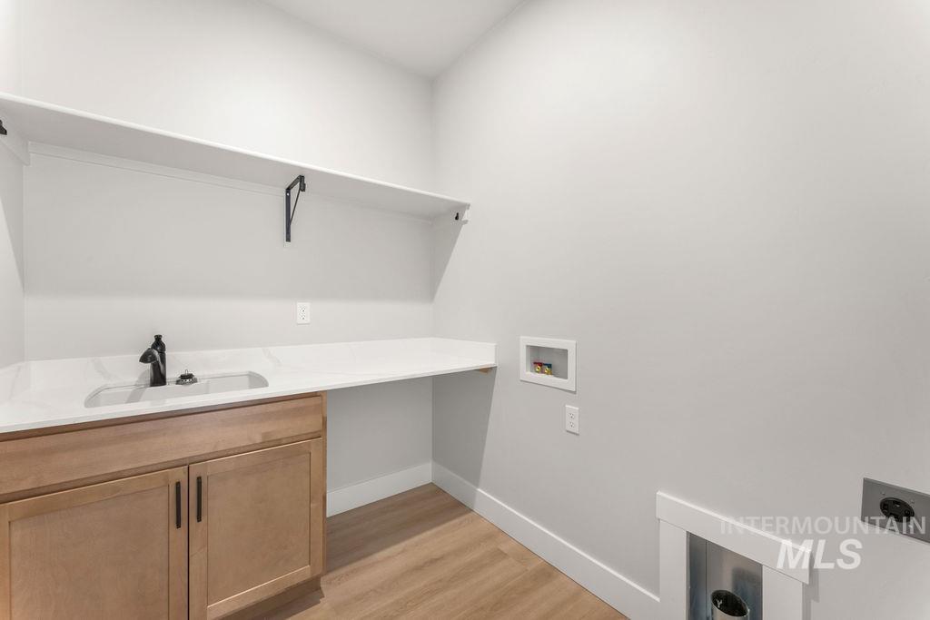 186 S Turner Ave. Property Photo 7
