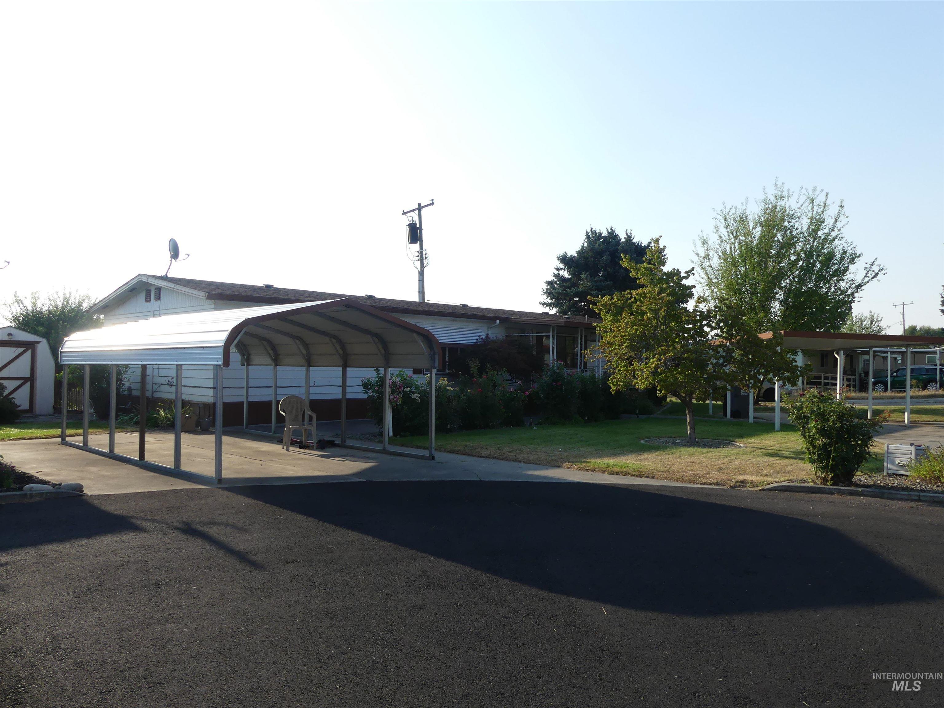 2015 6th Ave Property Photo 1