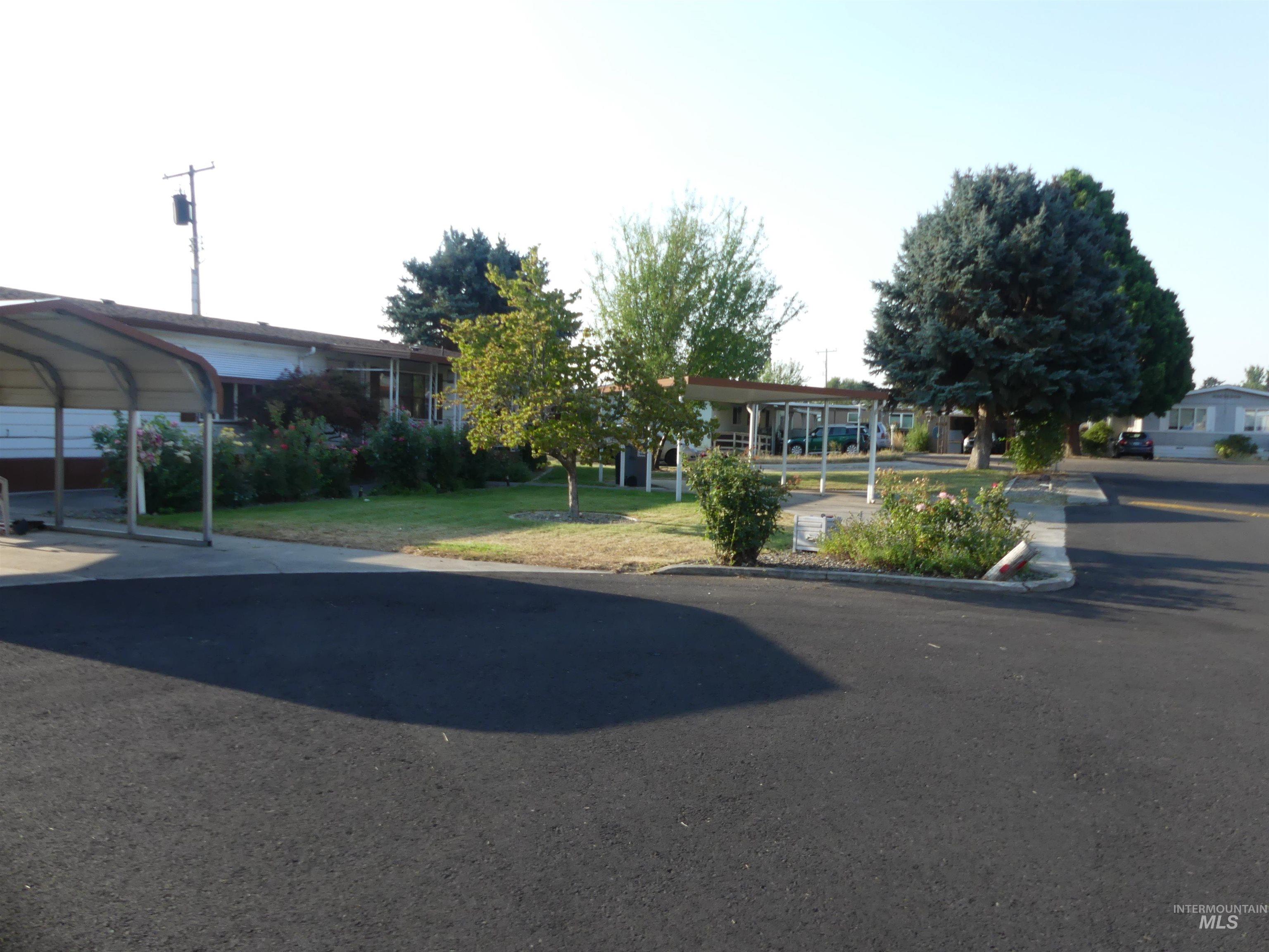 2015 6th Ave Property Photo 2