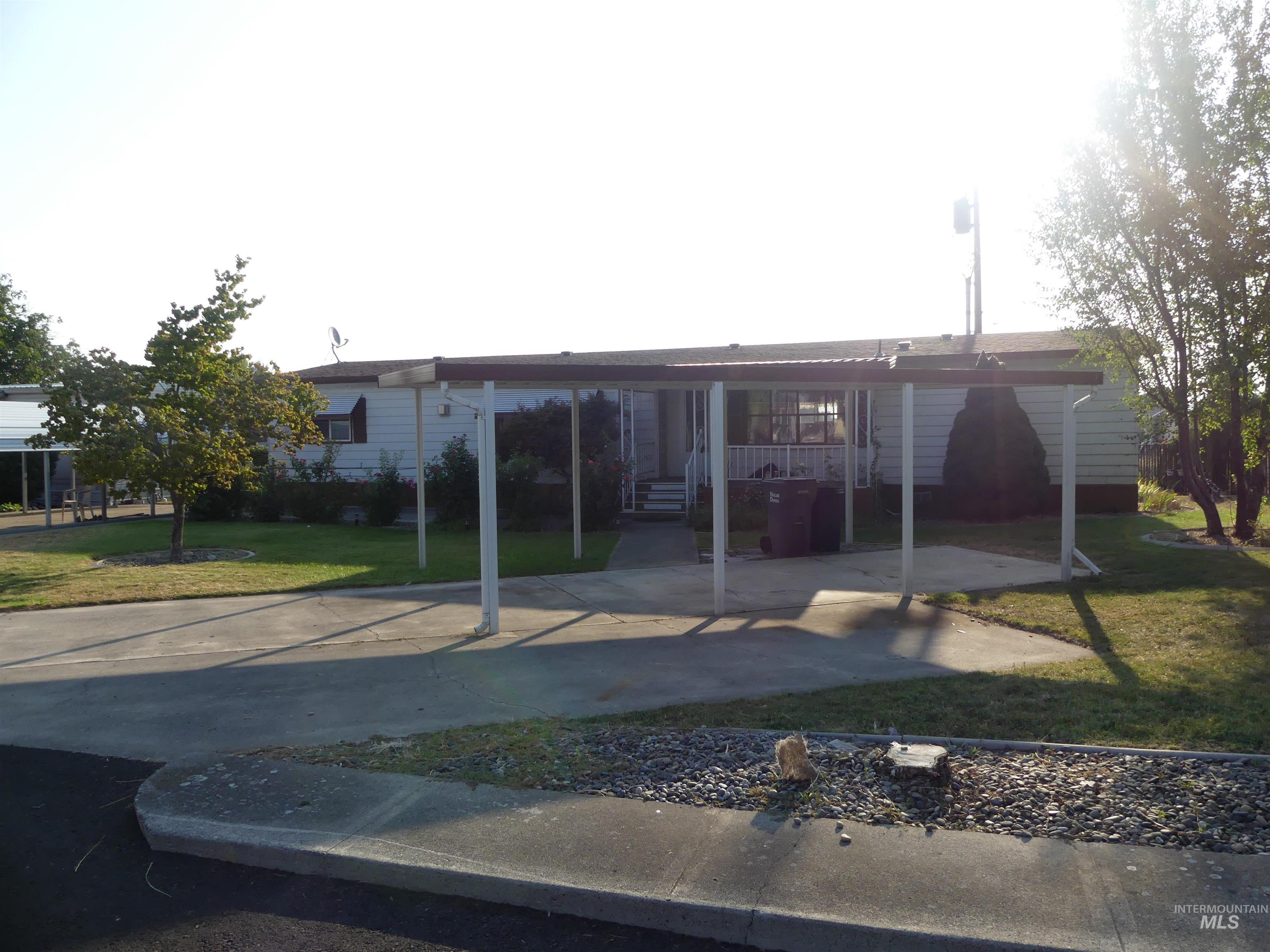 2015 6th Ave Property Photo 6