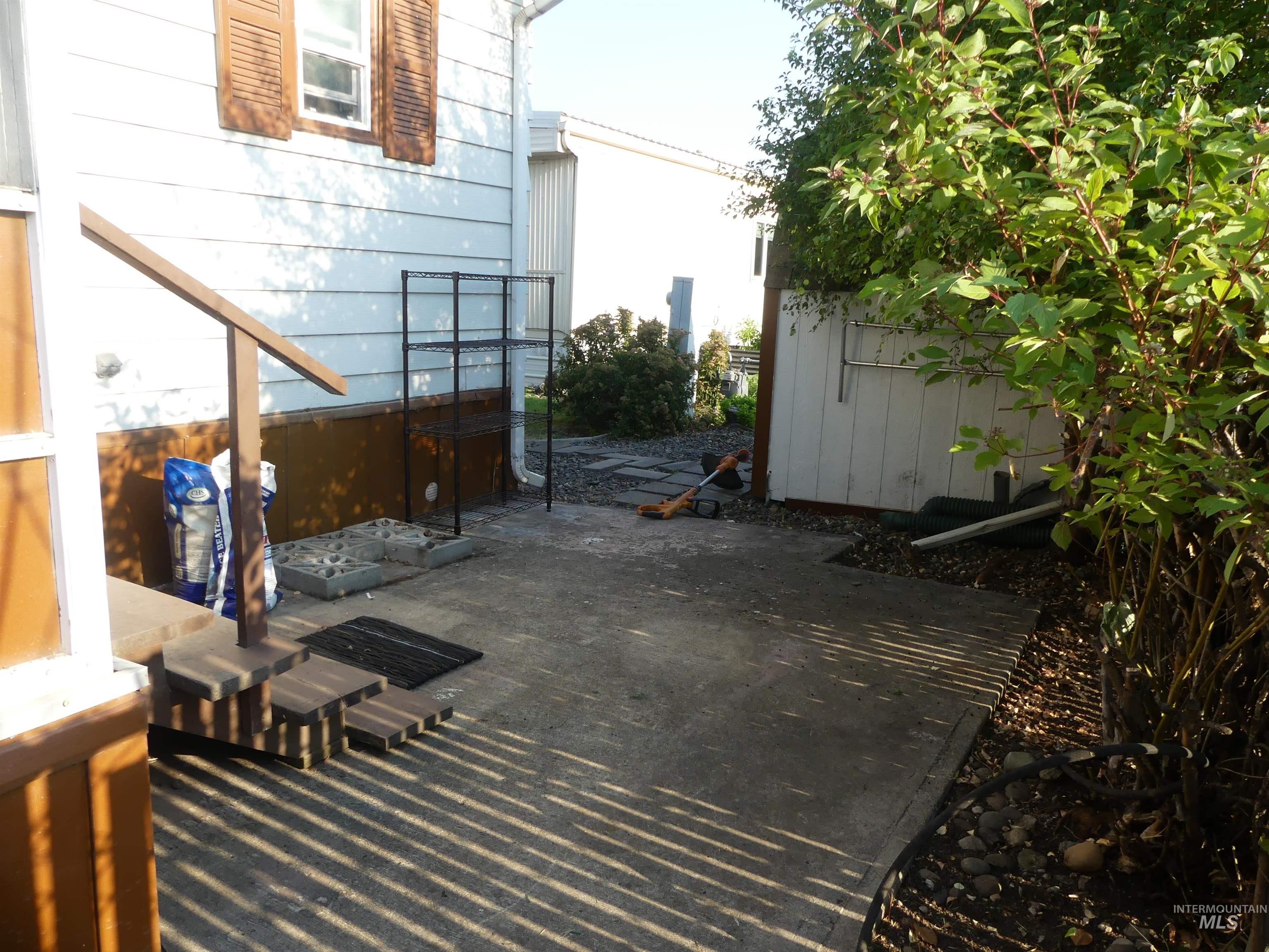 2015 6th Ave Property Photo 14