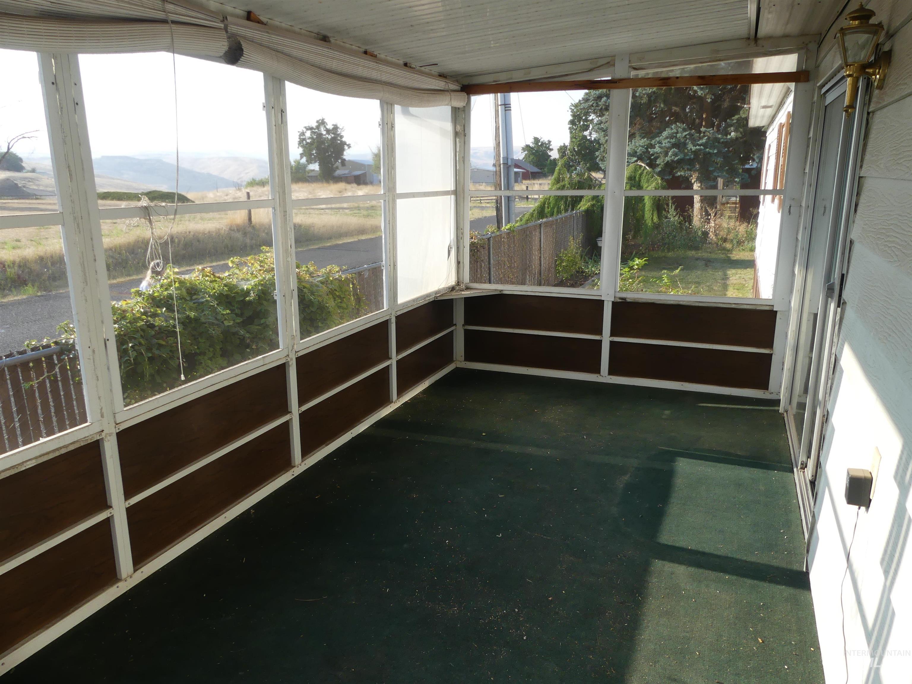 2015 6th Ave Property Photo 22