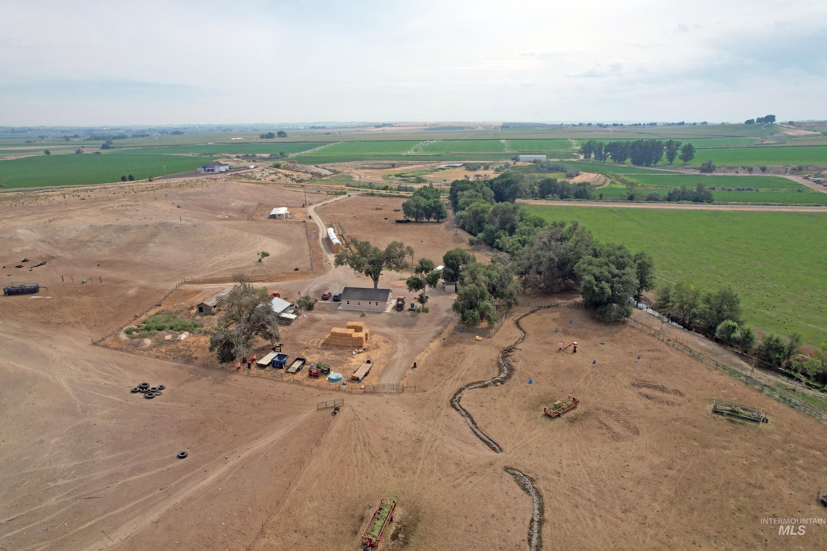 1547 Highway 201 Property Photo 1