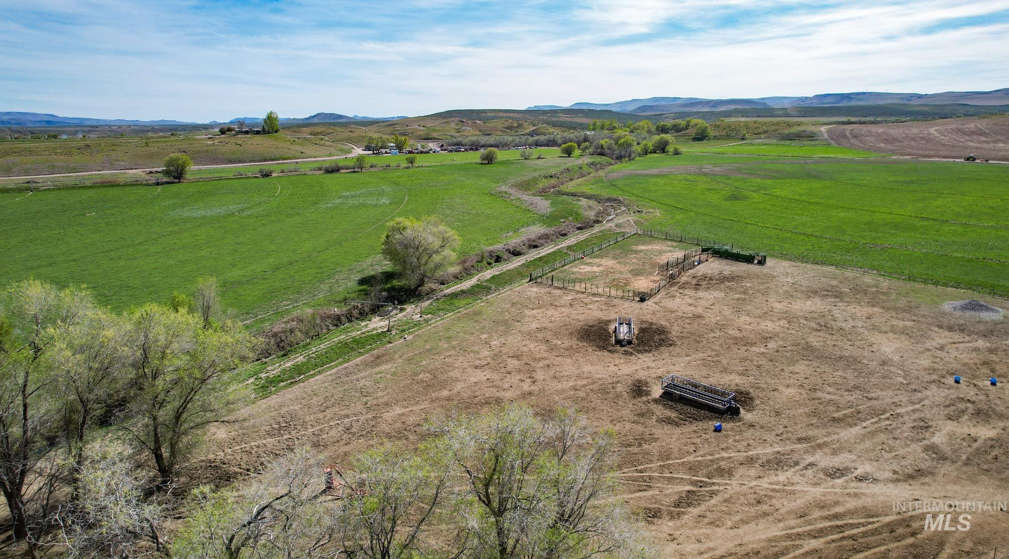 1547 Highway 201 Property Photo 2