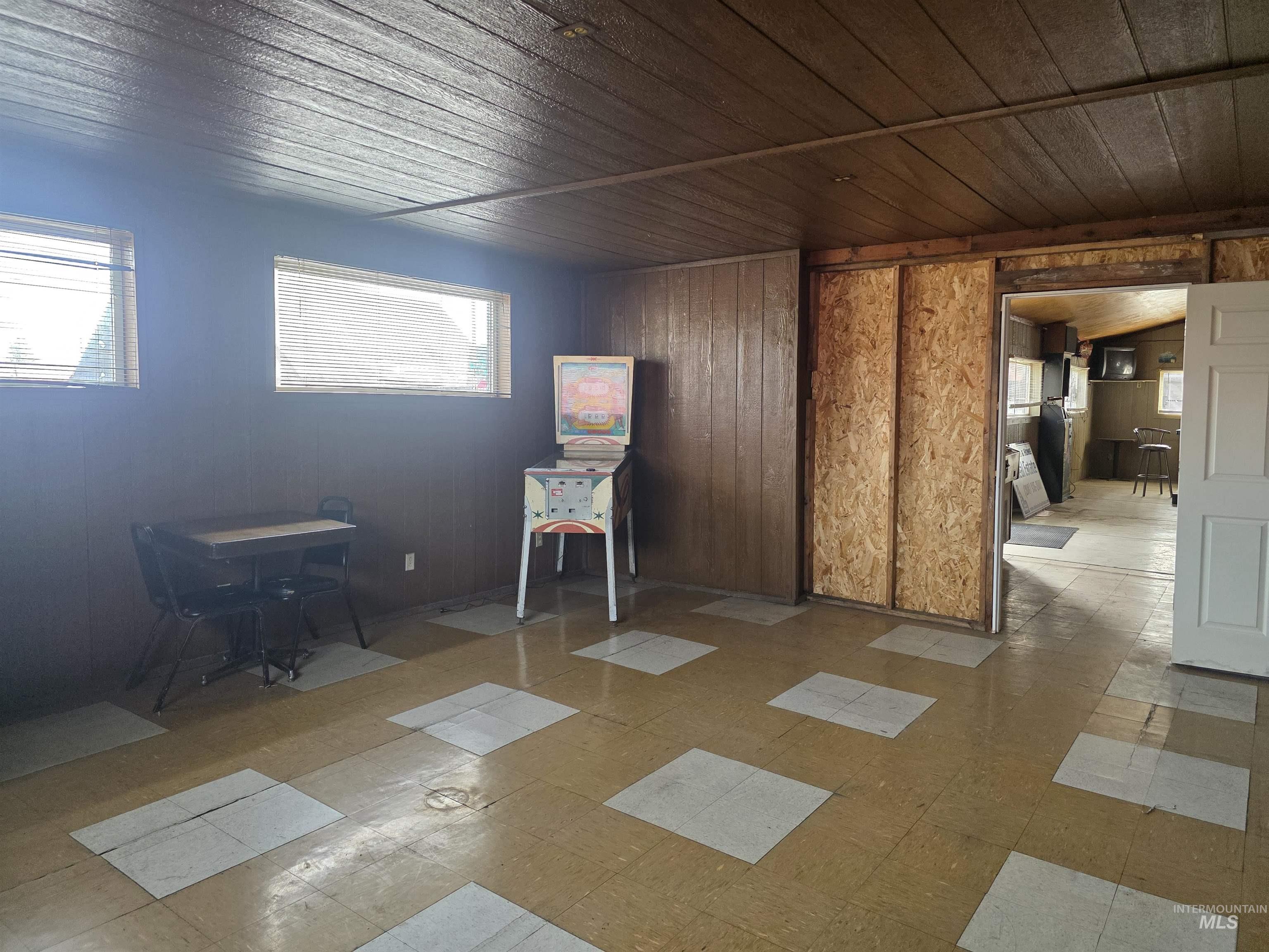108 N Main St Property Photo 14