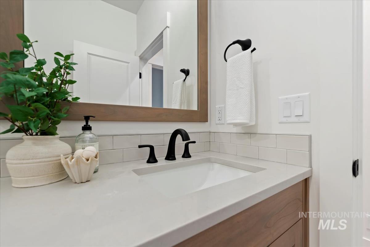 6336 N Barholm Ln Property Photo 24