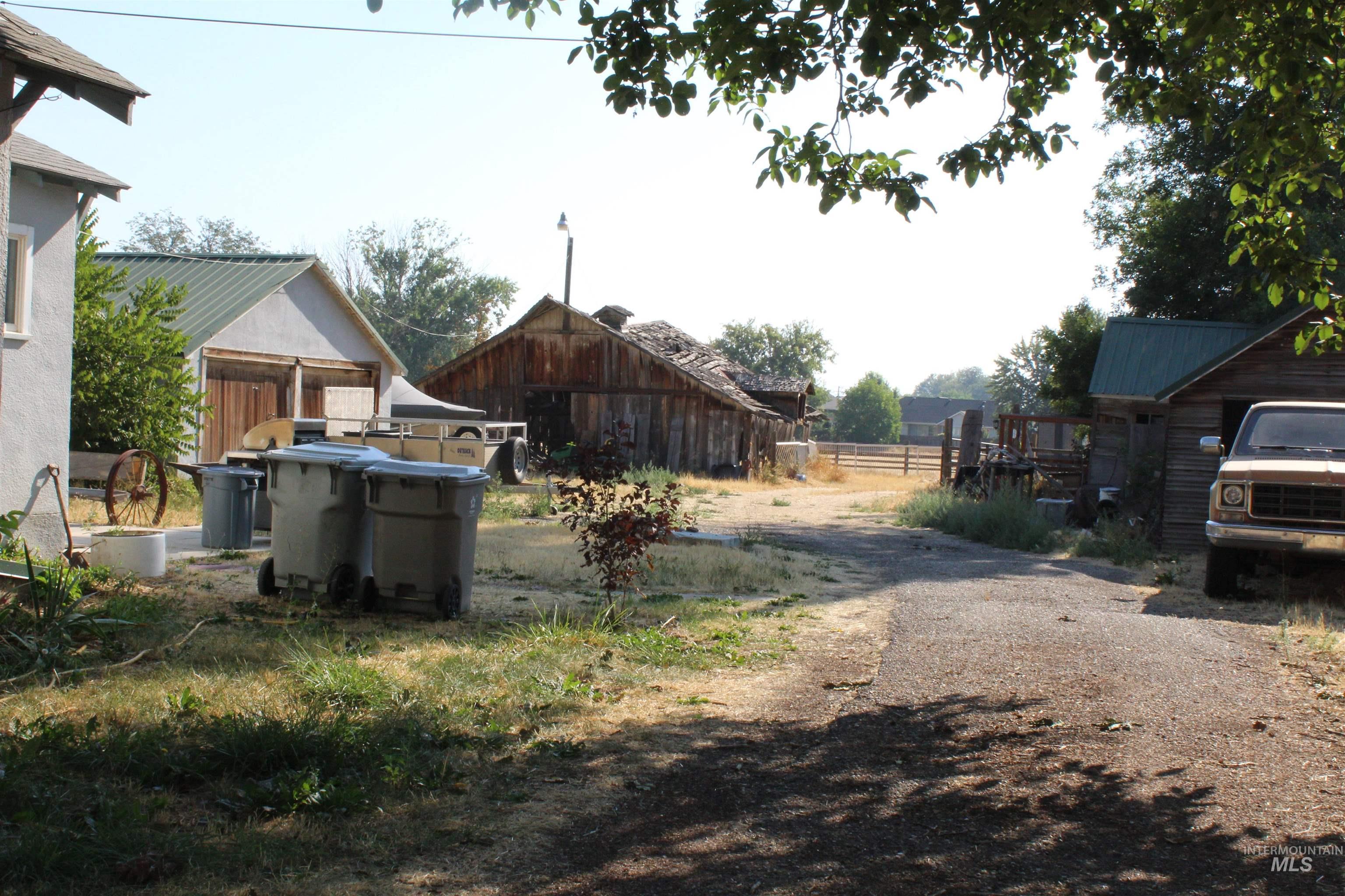 3319 S Kimball Ave Property Photo 2