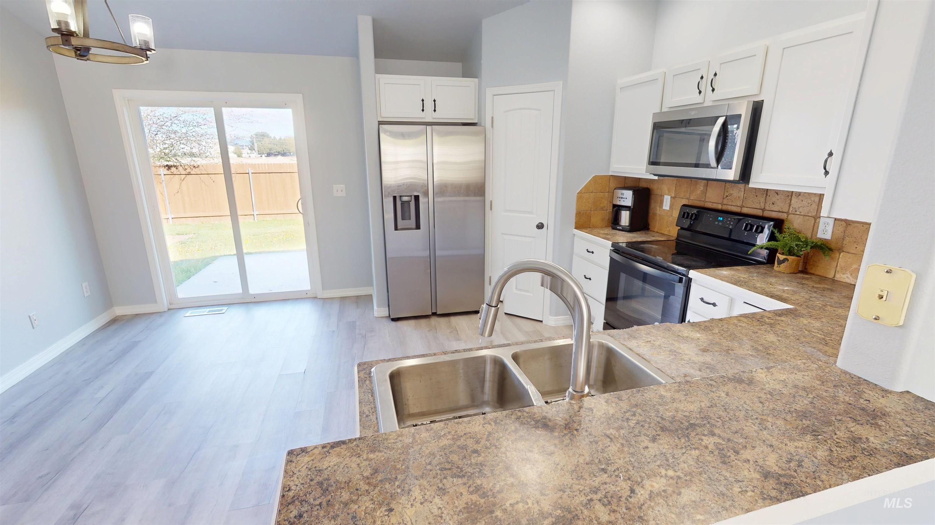 16891 N Darmady Loop Property Photo 8