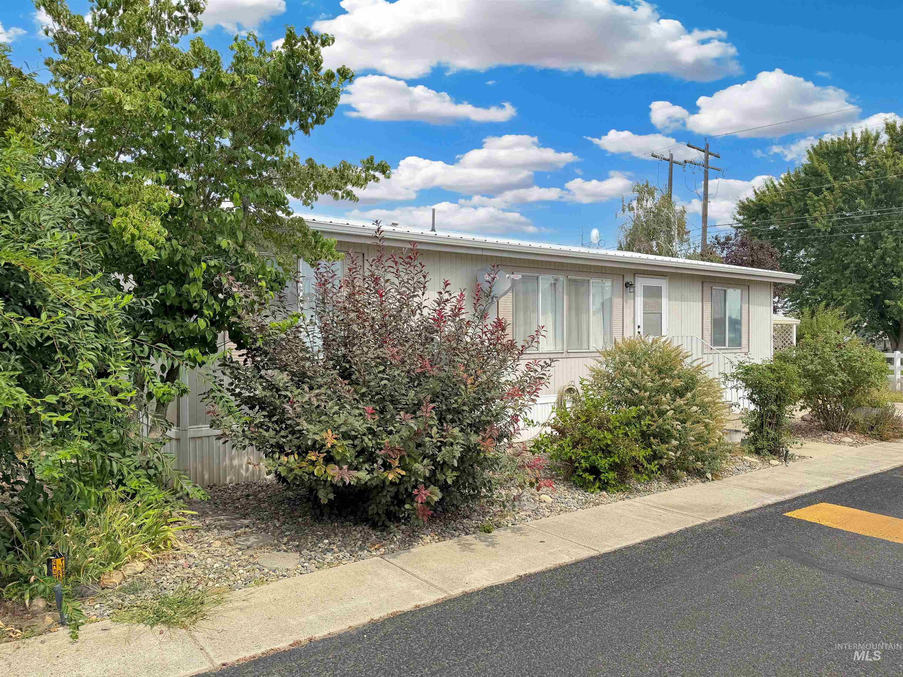 2102 Westwind Court Property Photo 3