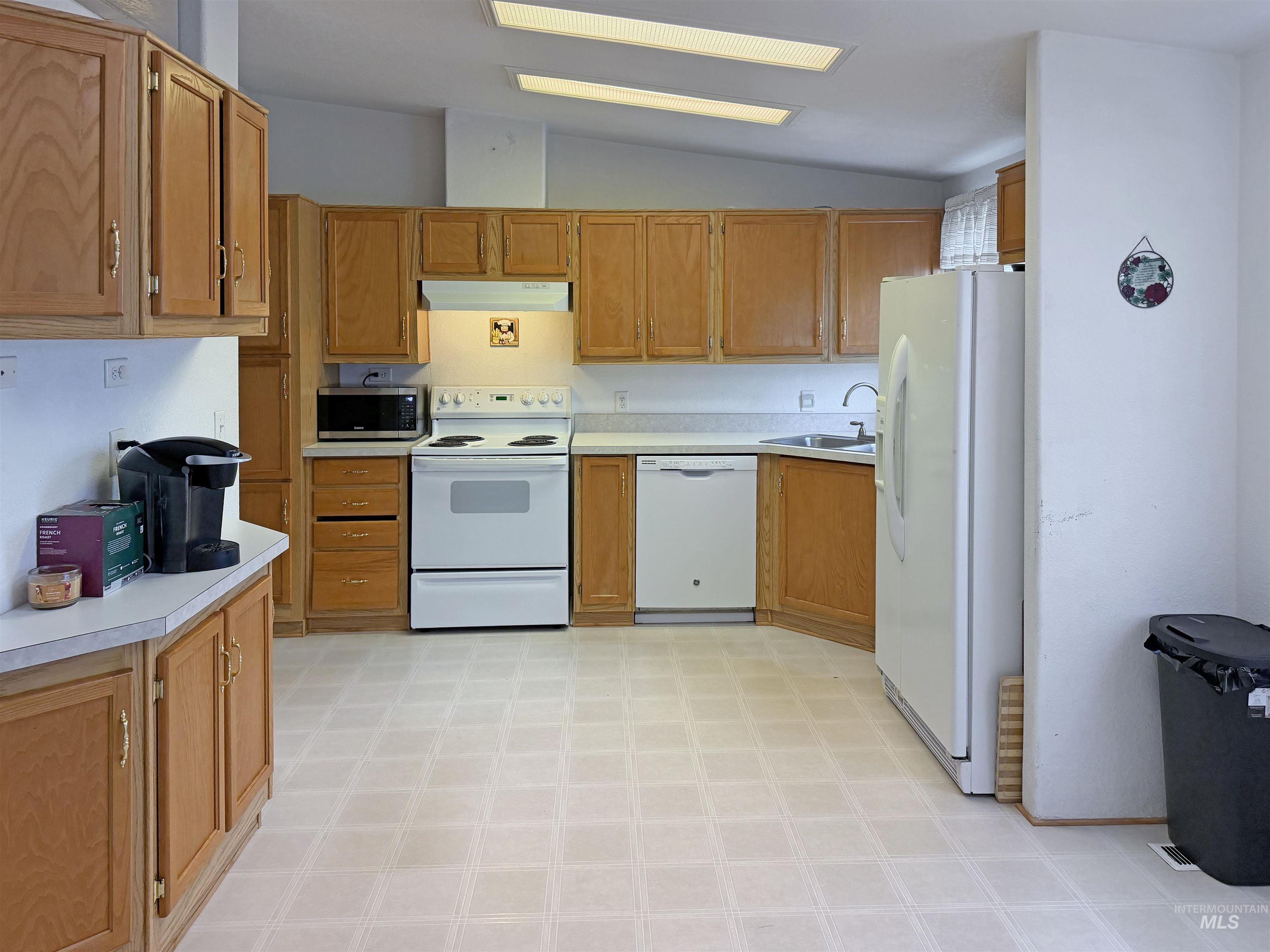 2102 Westwind Court Property Photo 6