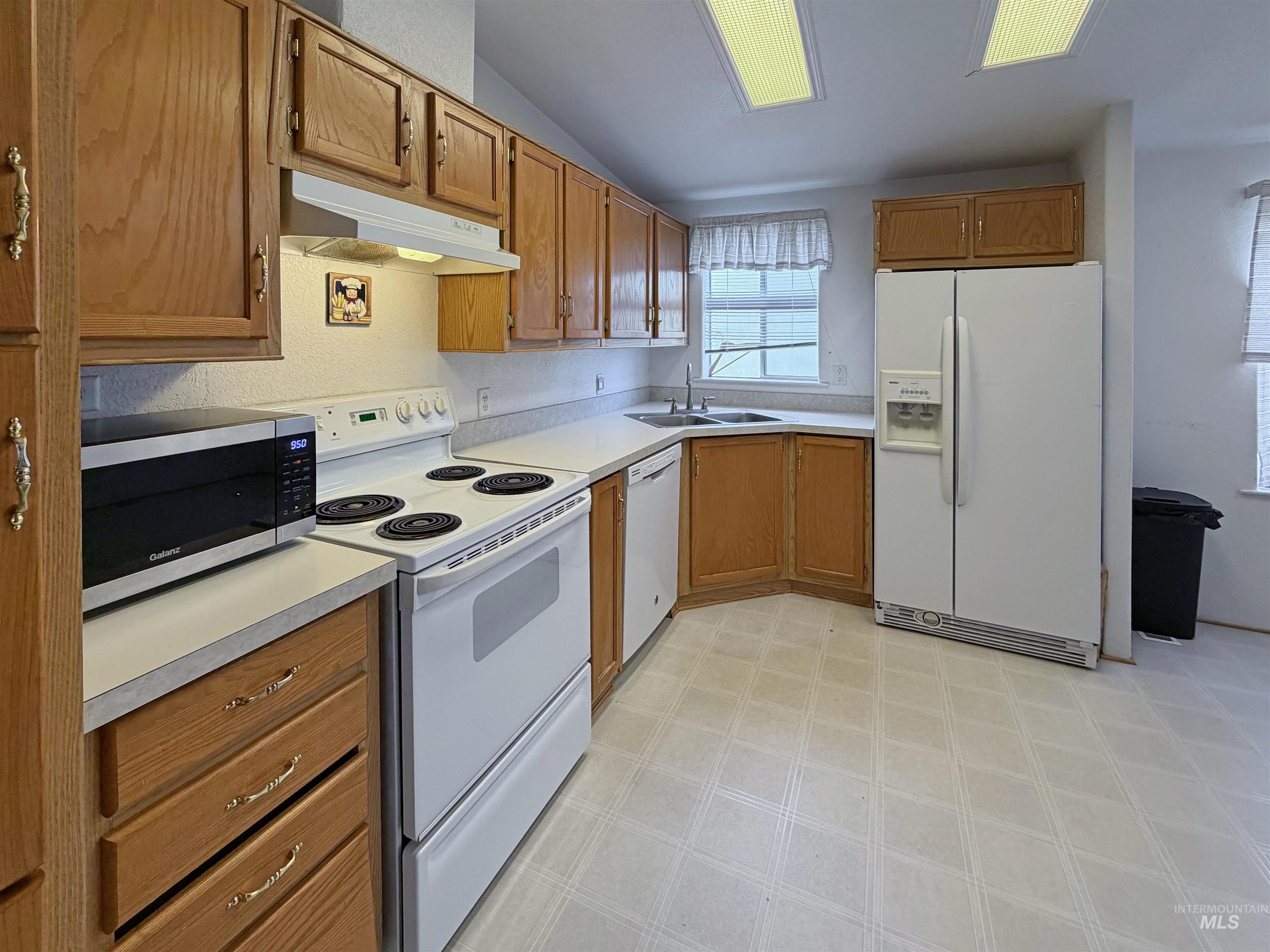 2102 Westwind Court Property Photo 7