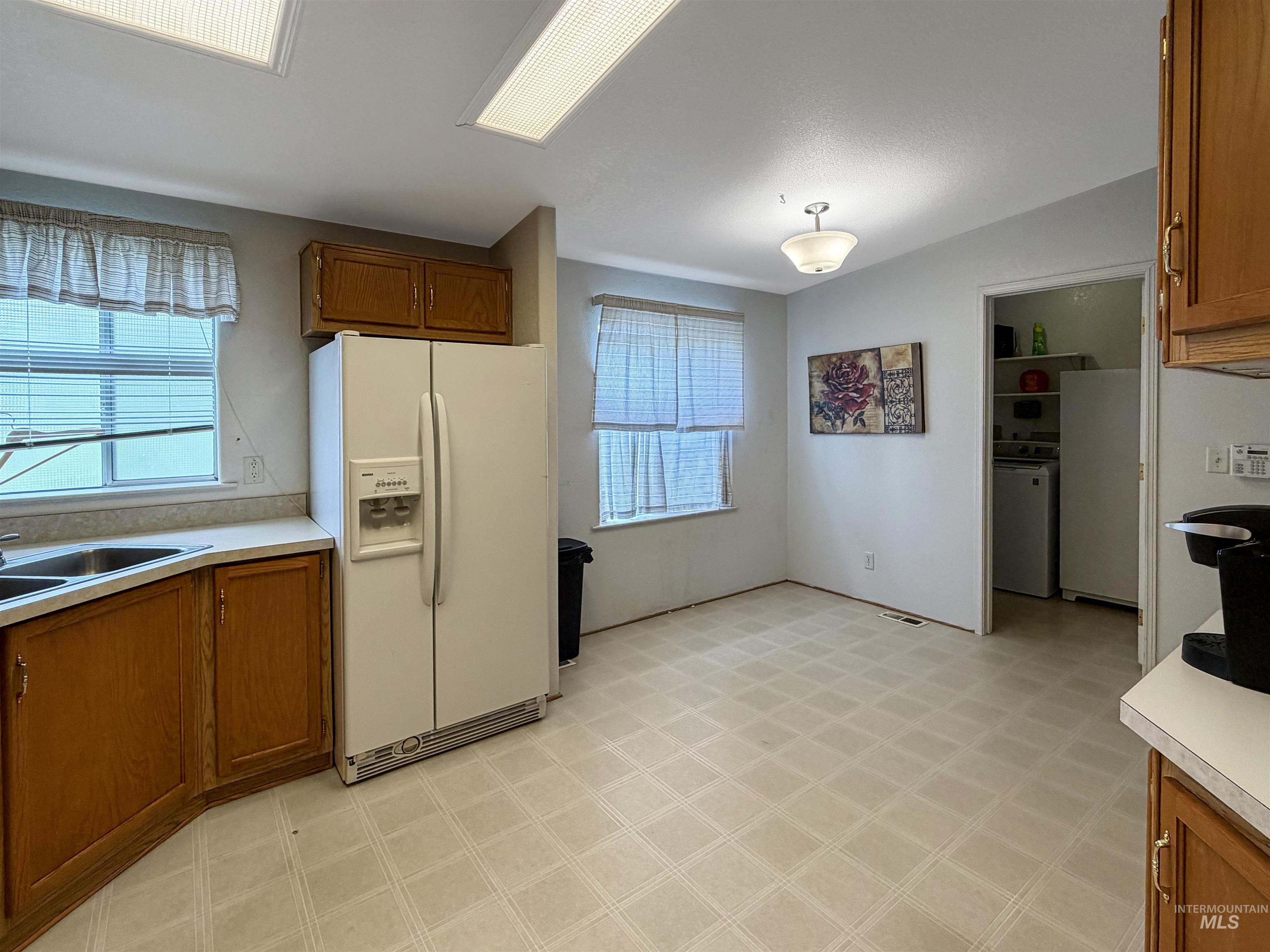2102 Westwind Court Property Photo 9