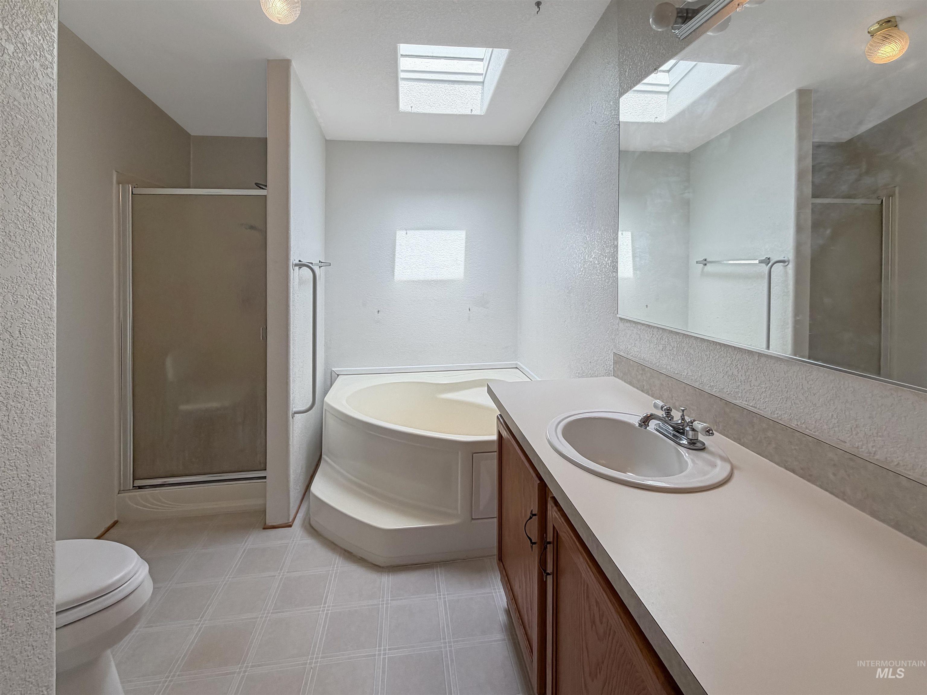 2102 Westwind Court Property Photo 16