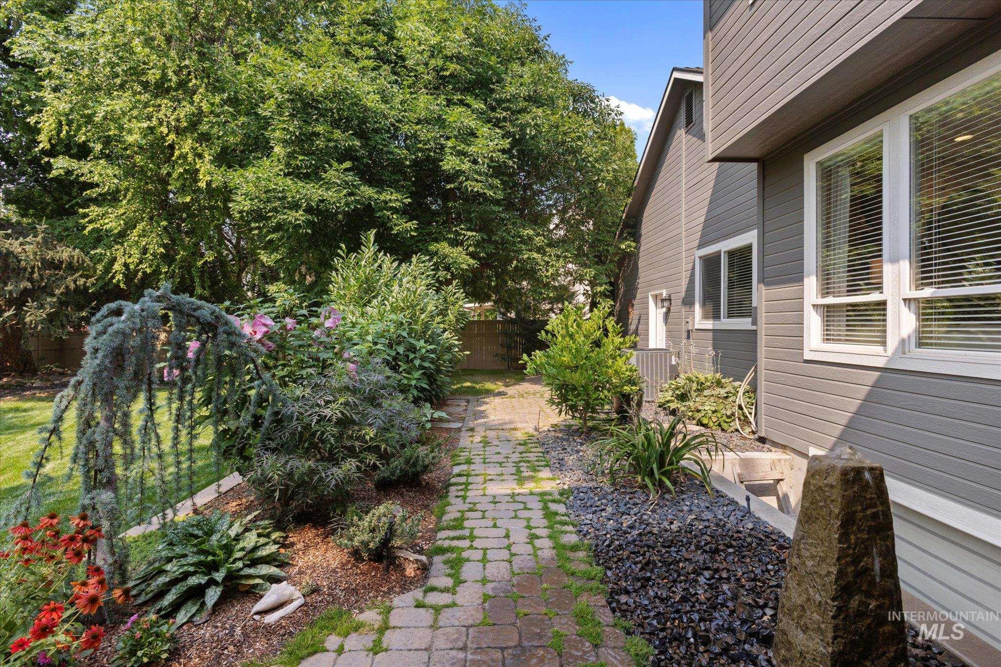 13393 W Elmspring Drive Property Photo 11