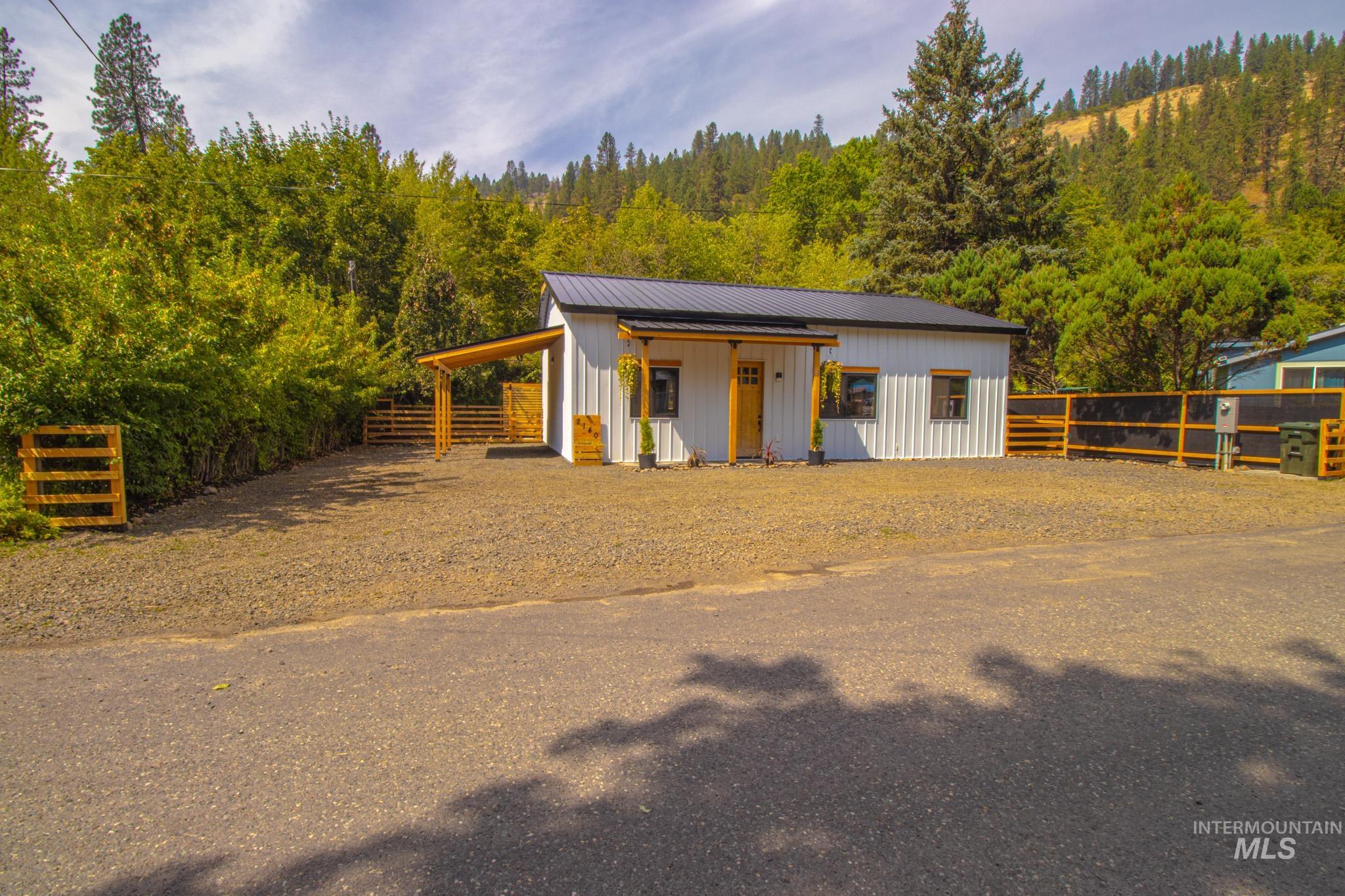 2140 Carney Drive Property Photo 1