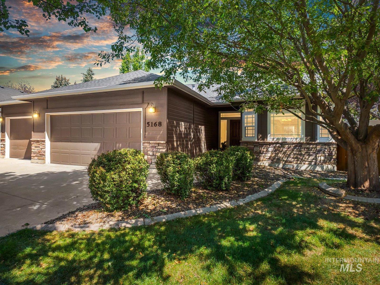 5168 N Dove Ridge Pl Property Photo 1