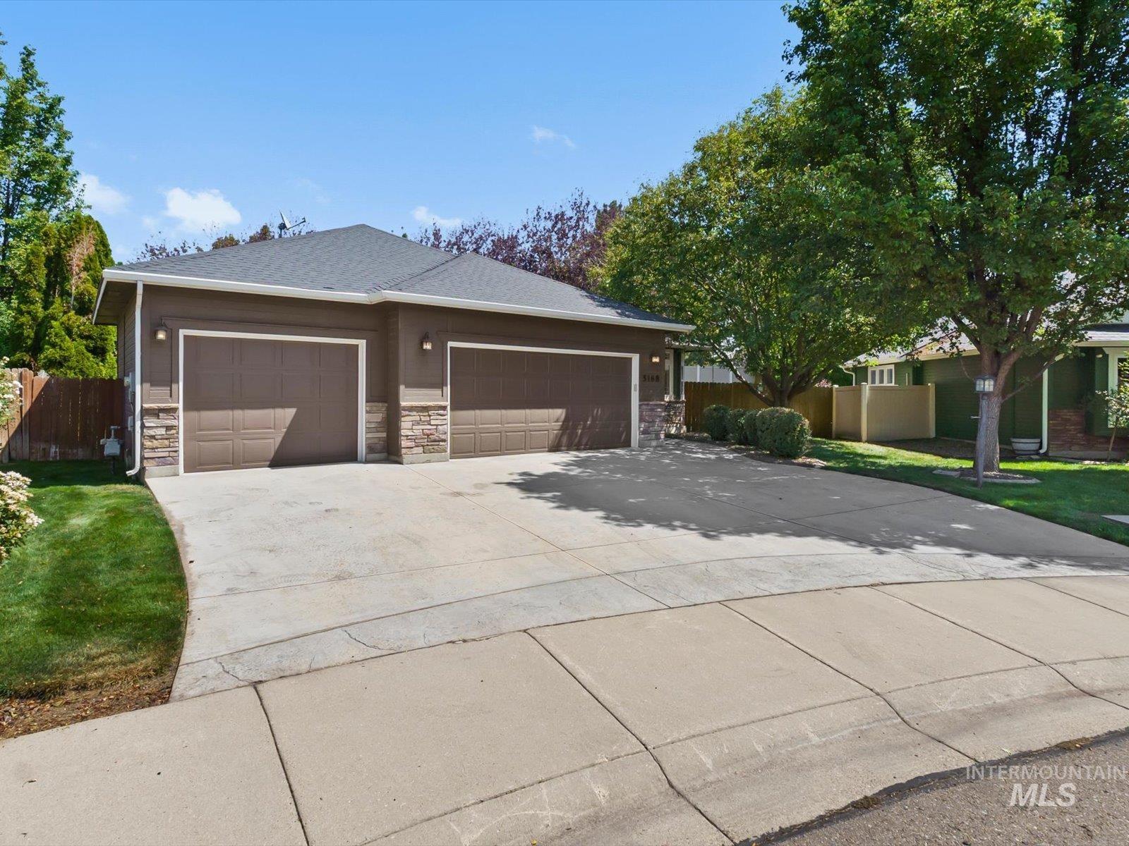 5168 N Dove Ridge Pl Property Photo 3