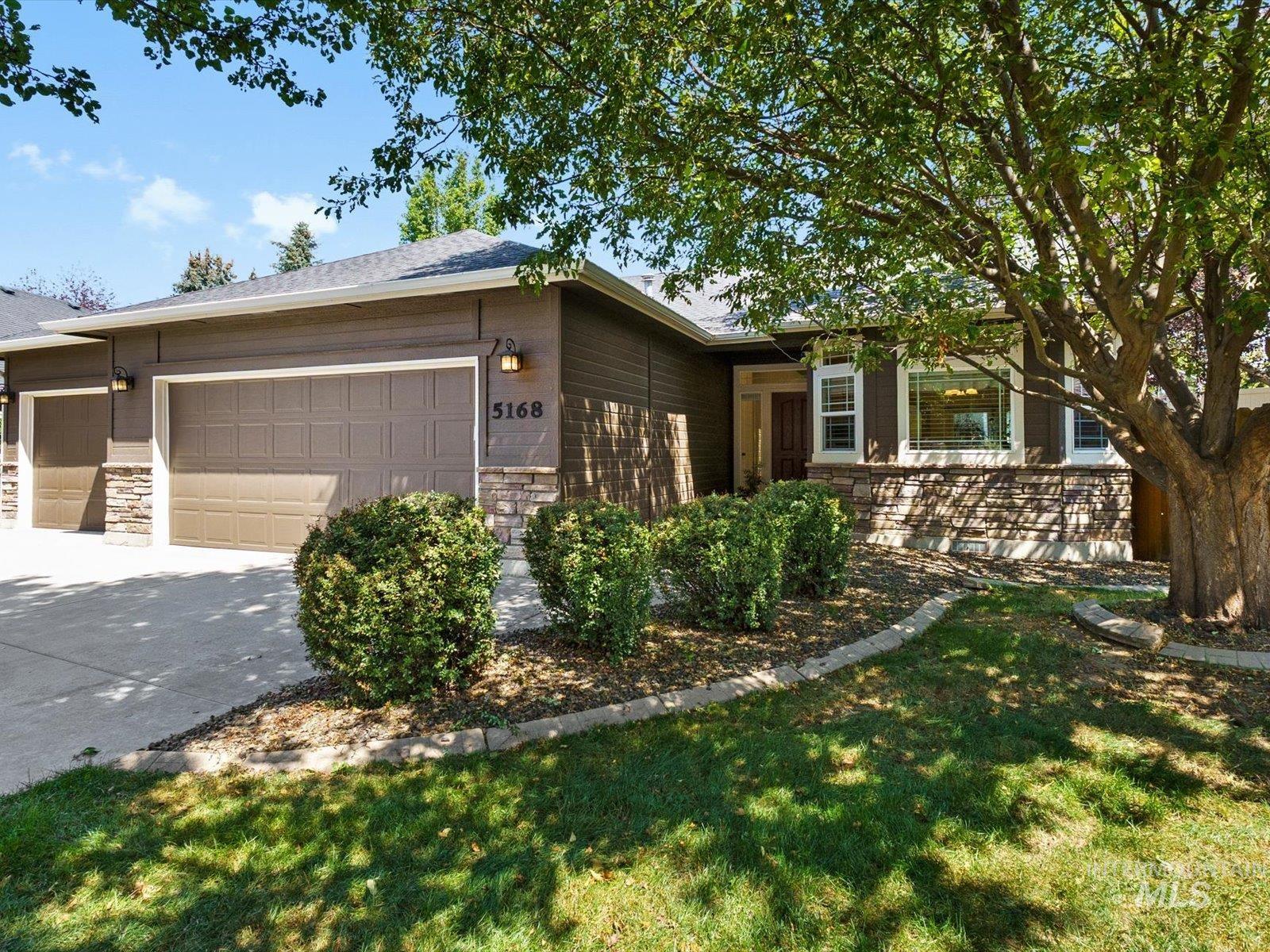 5168 N Dove Ridge Pl Property Photo 4